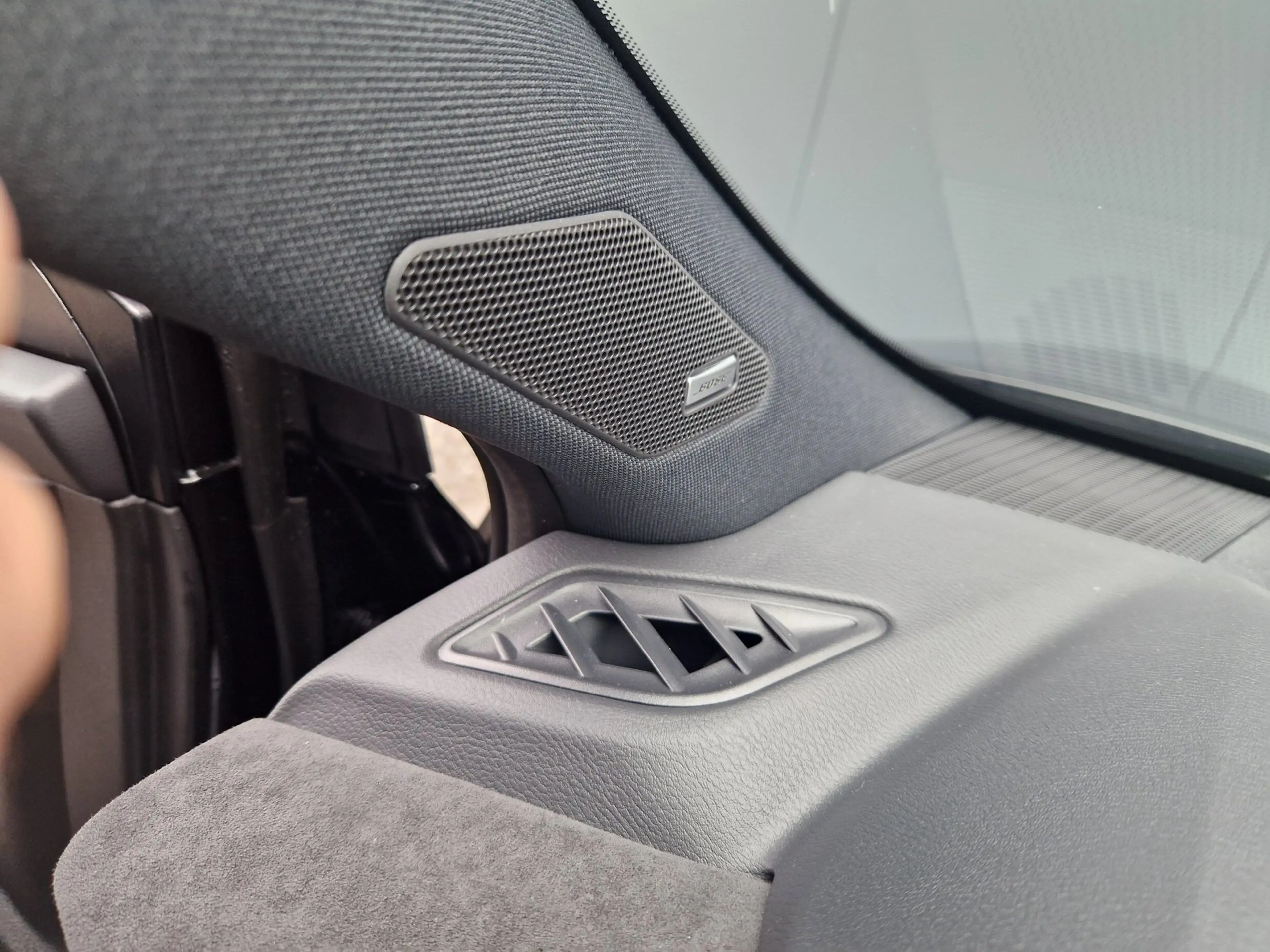 Nissan Qashqai 1.3 MHEV Xtronic Tekna Plus — photo 12