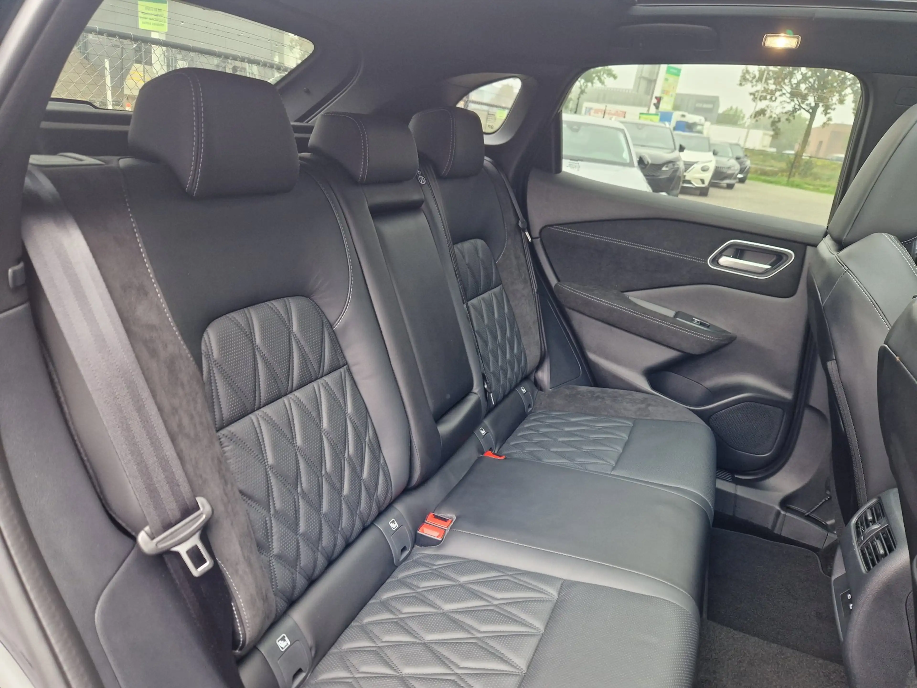 Nissan Qashqai 1.3 MHEV Xtronic Tekna Plus — photo 16