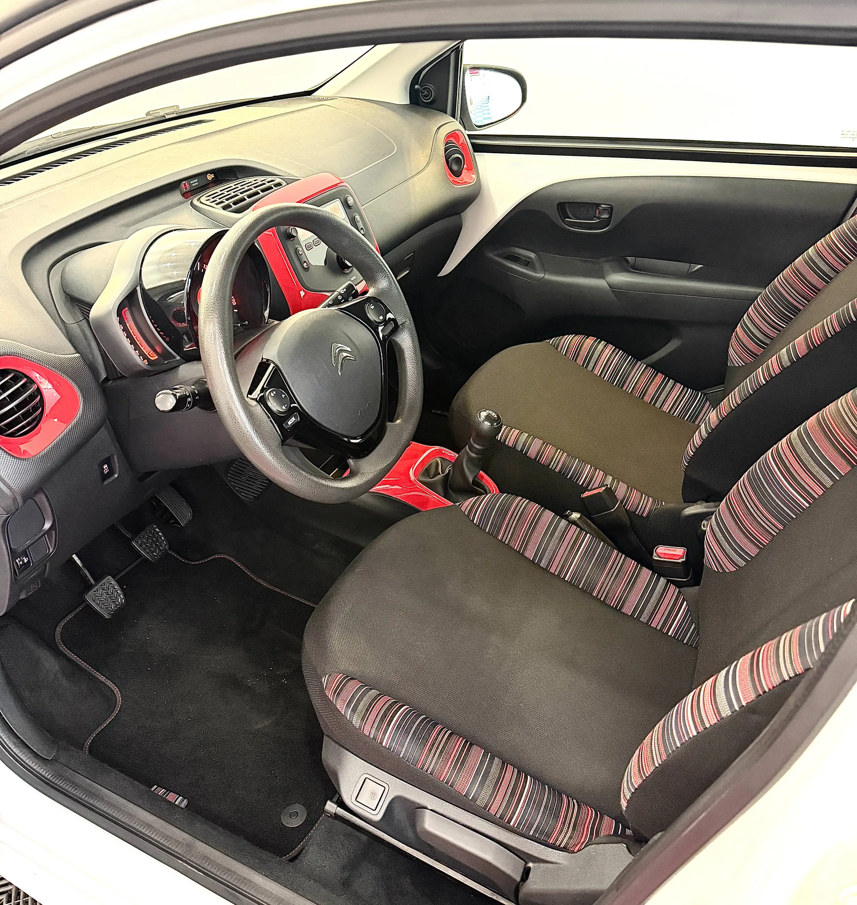 Citroen C1 Feel Edition — photo 15