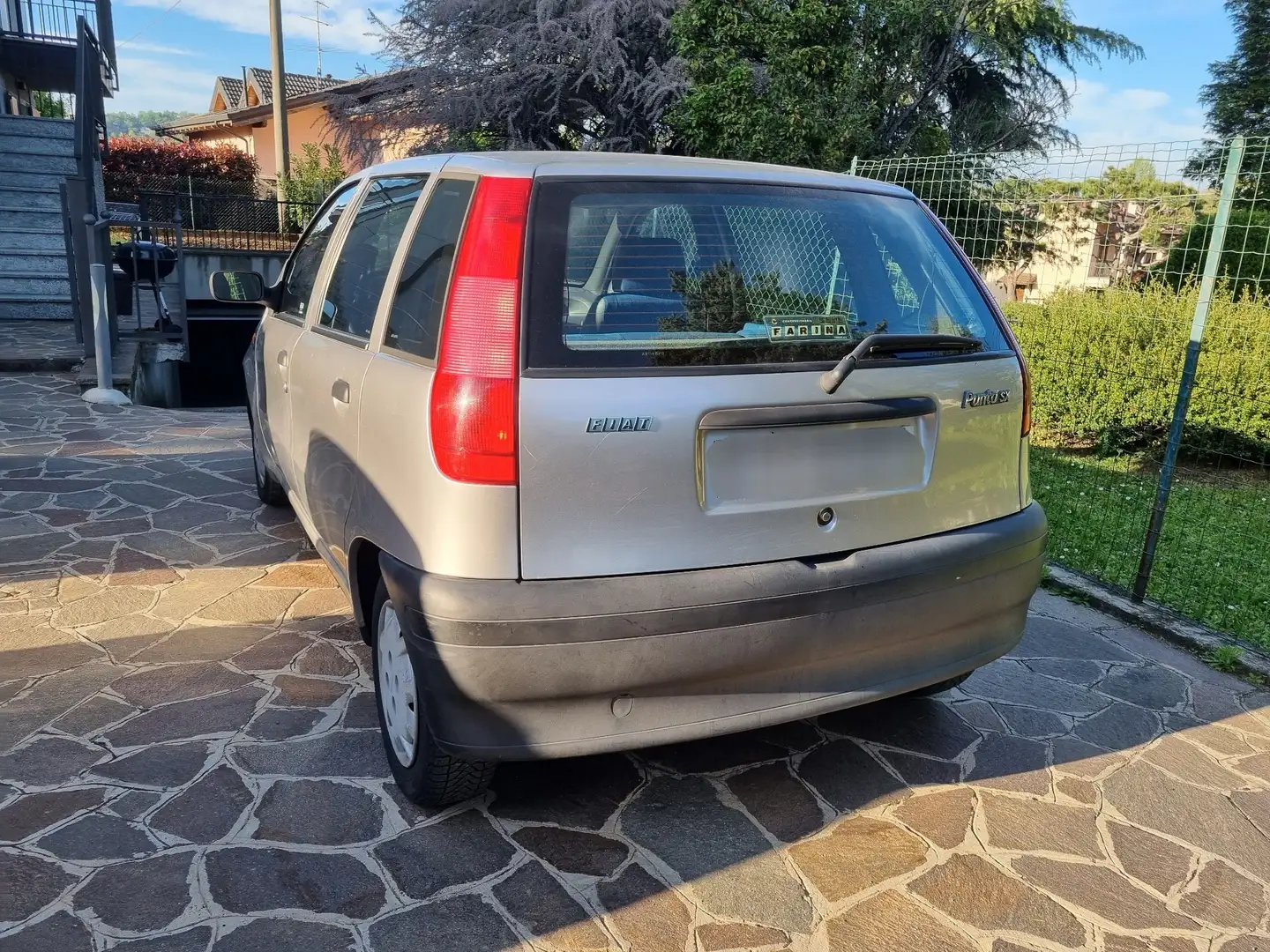 Fiat Punto 5p 1.2 Star 60cv Gümüş rengi - 2