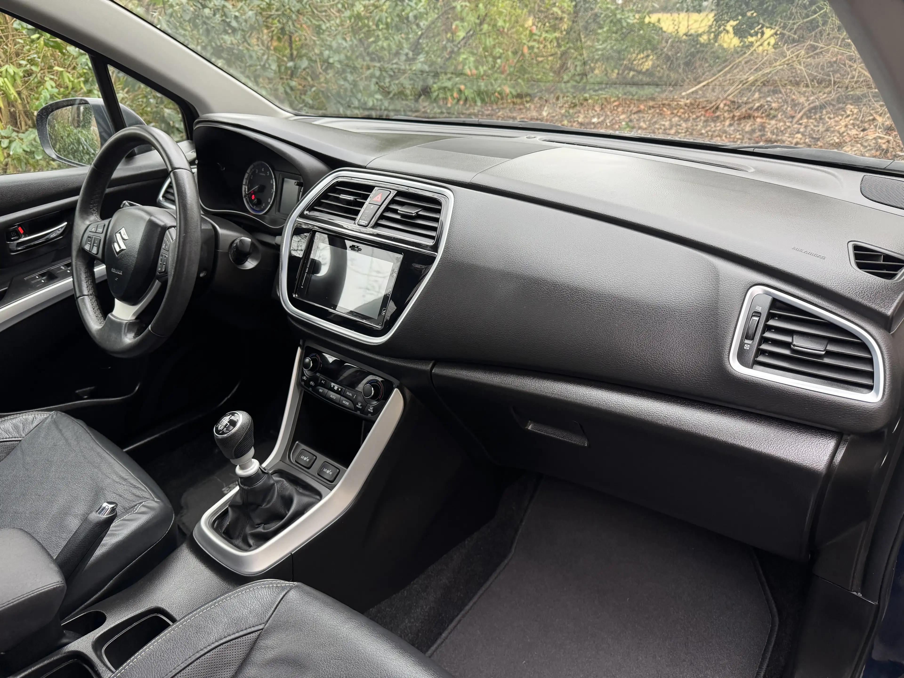 Suzuki SX4 SX4 S-CROSS // TOIT OUVRANT // ECRAN // CUIR — photo 12