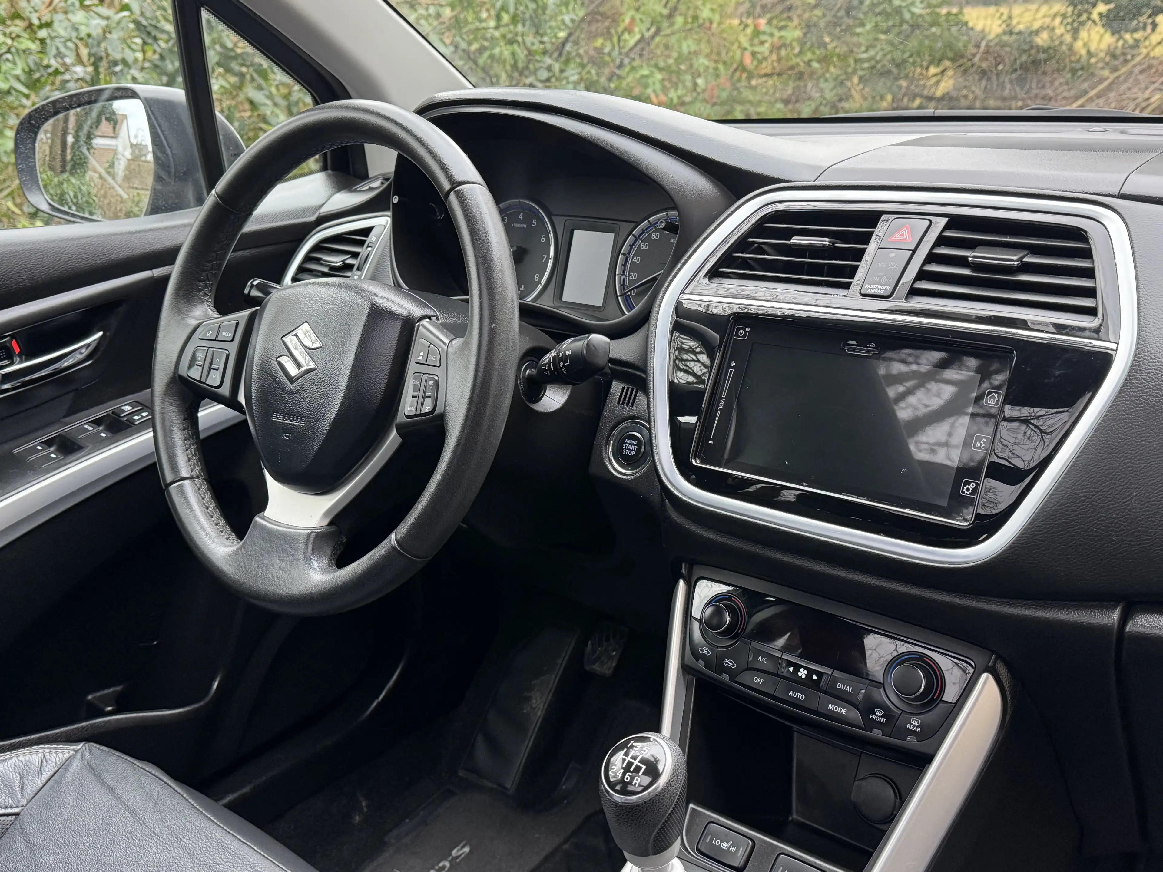 Suzuki SX4 SX4 S-CROSS // TOIT OUVRANT // ECRAN // CUIR — photo 9