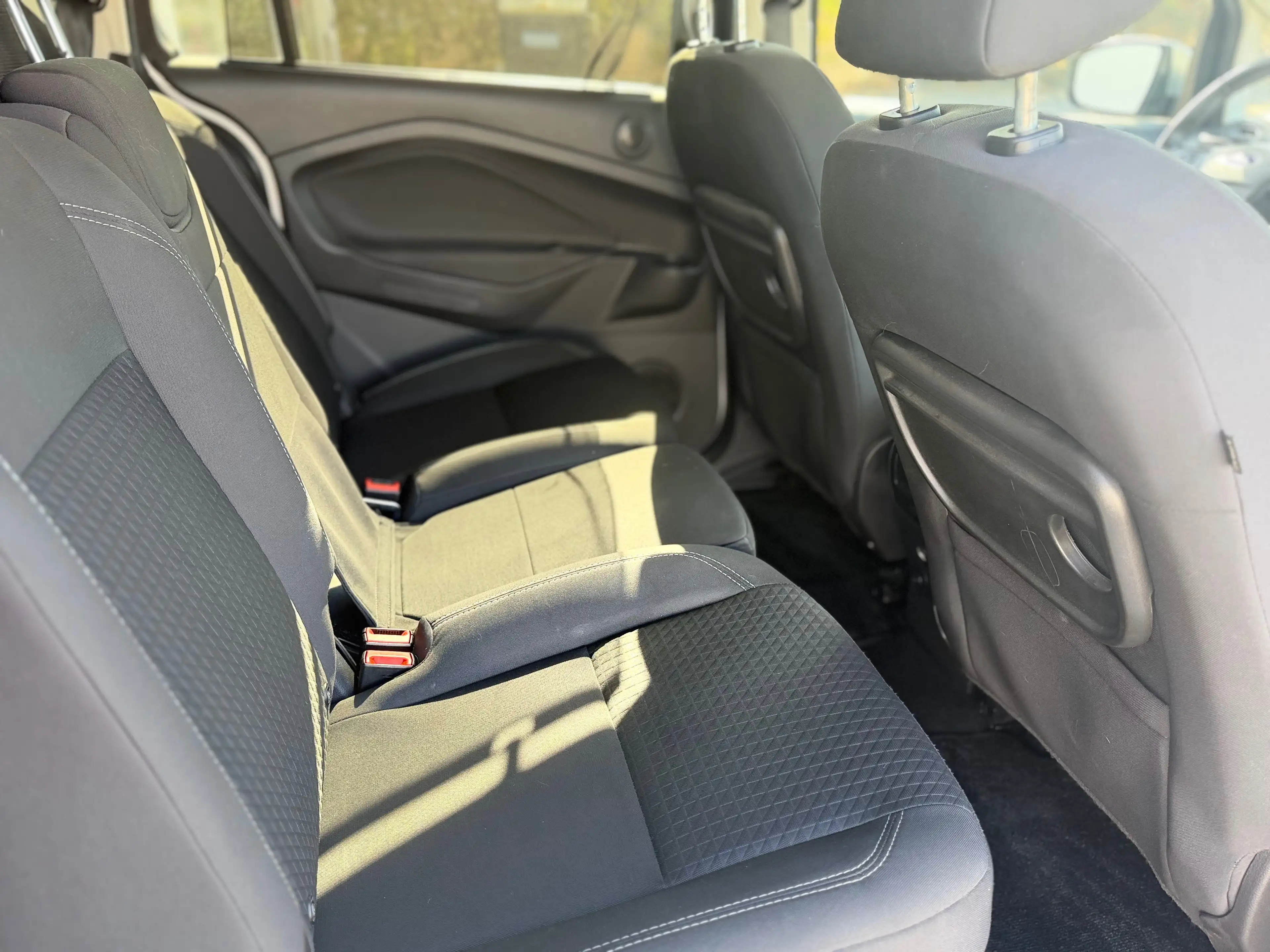 Ford Grand C-Max Cool — photo 7