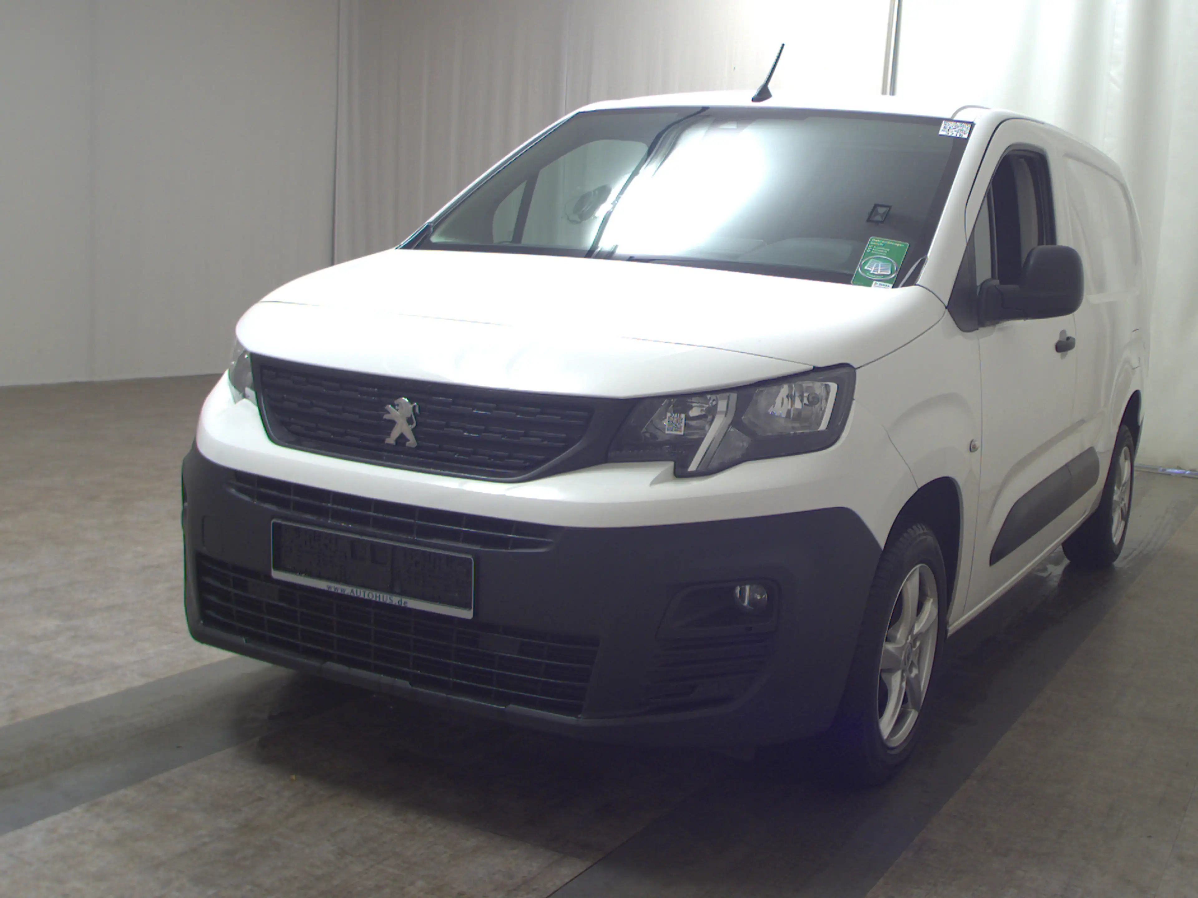 Peugeot Partner PARTNER NAVI KLIMA RADIO TEMPO MFL VC PDC 3-Sitze Tempomat — photo 11