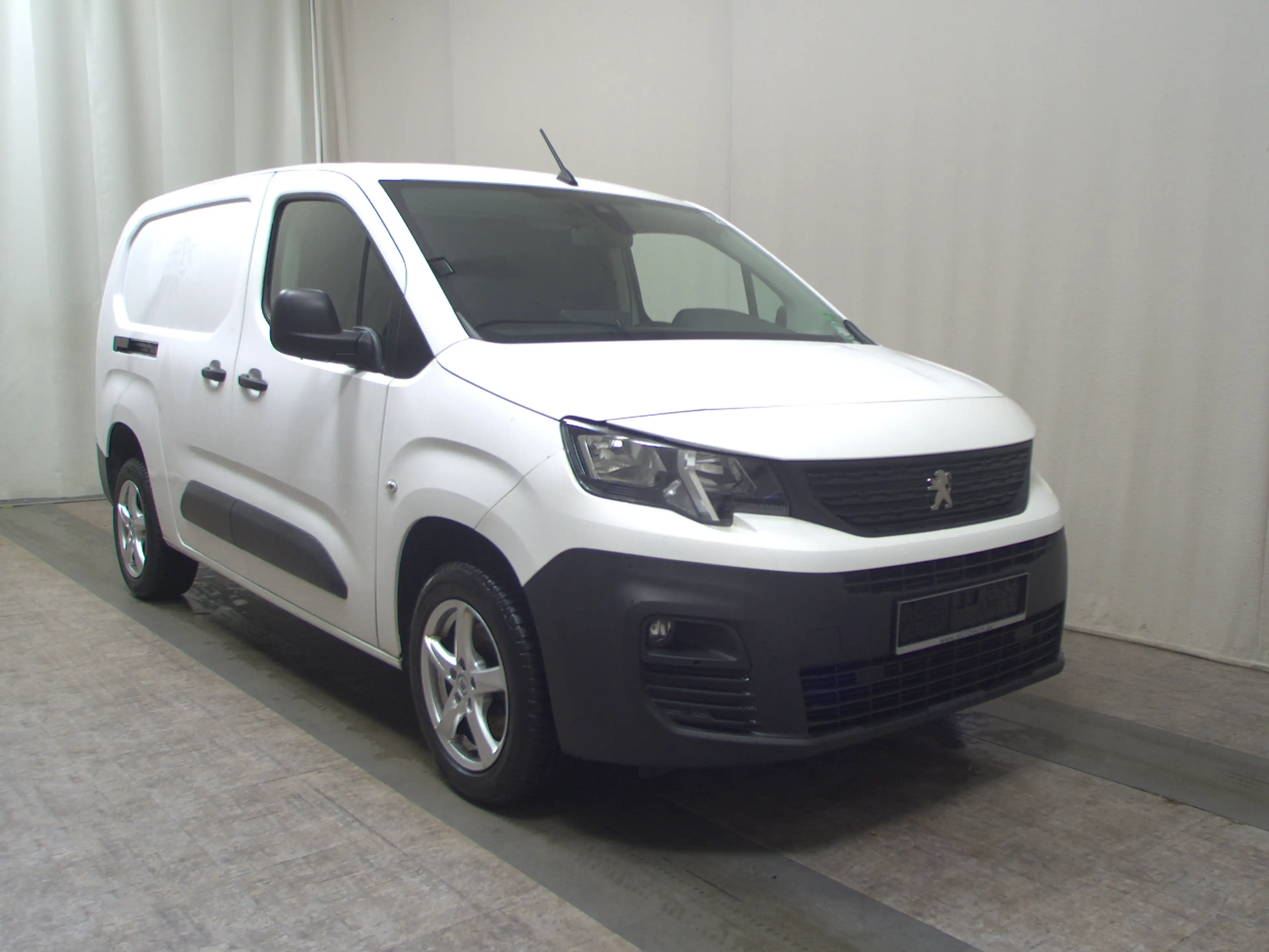 Peugeot Partner PARTNER NAVI KLIMA RADIO TEMPO MFL VC PDC 3-Sitze Tempomat — photo 12