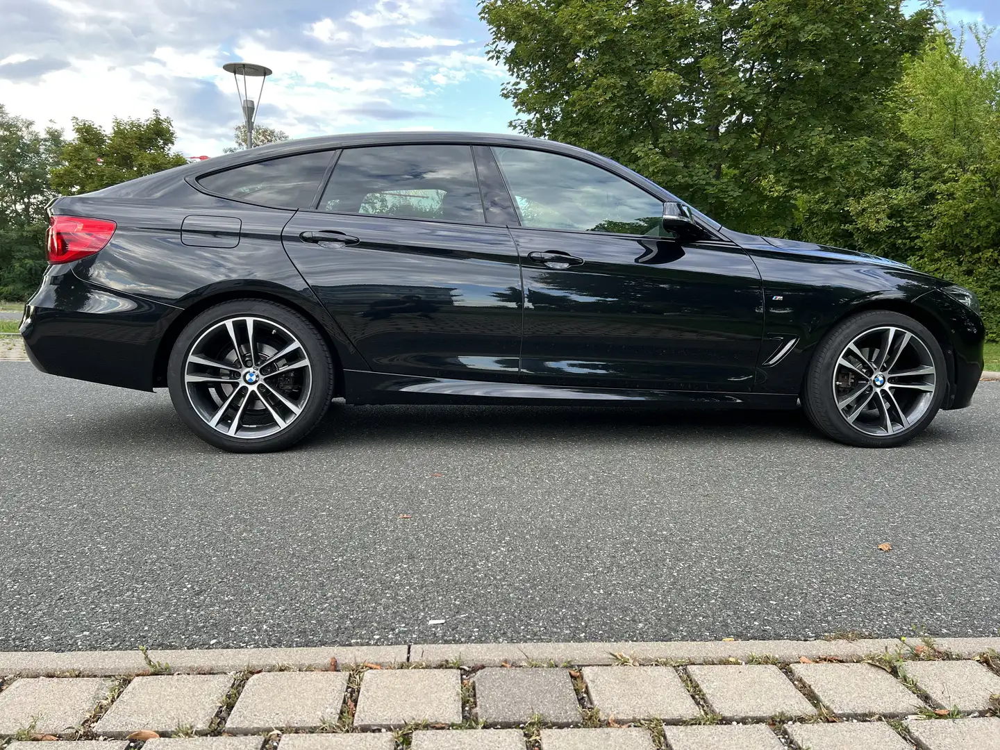 BMW 320 320d xDrive GT Aut. M Sport - 2