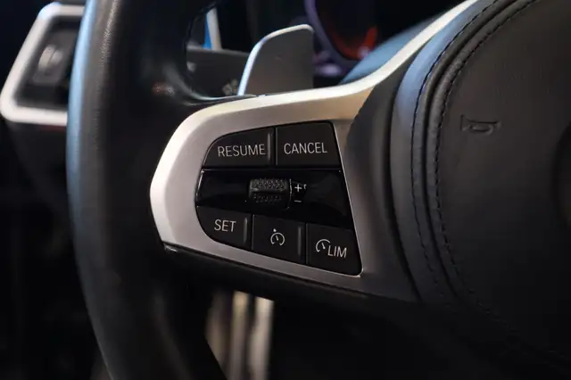 BMW 3 Series view 8
