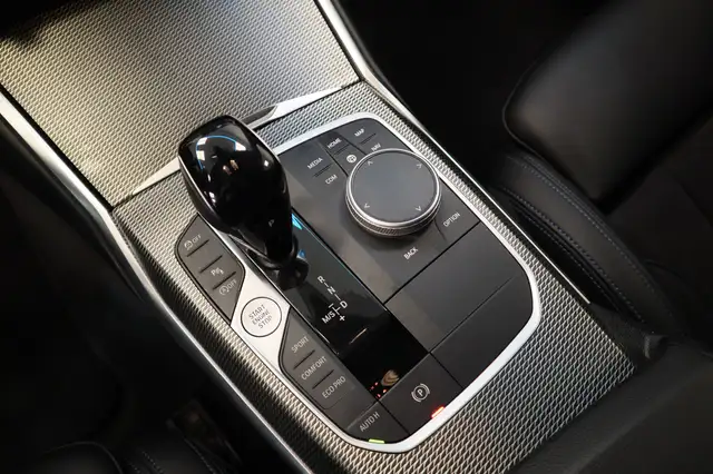 BMW 3 Series view 12