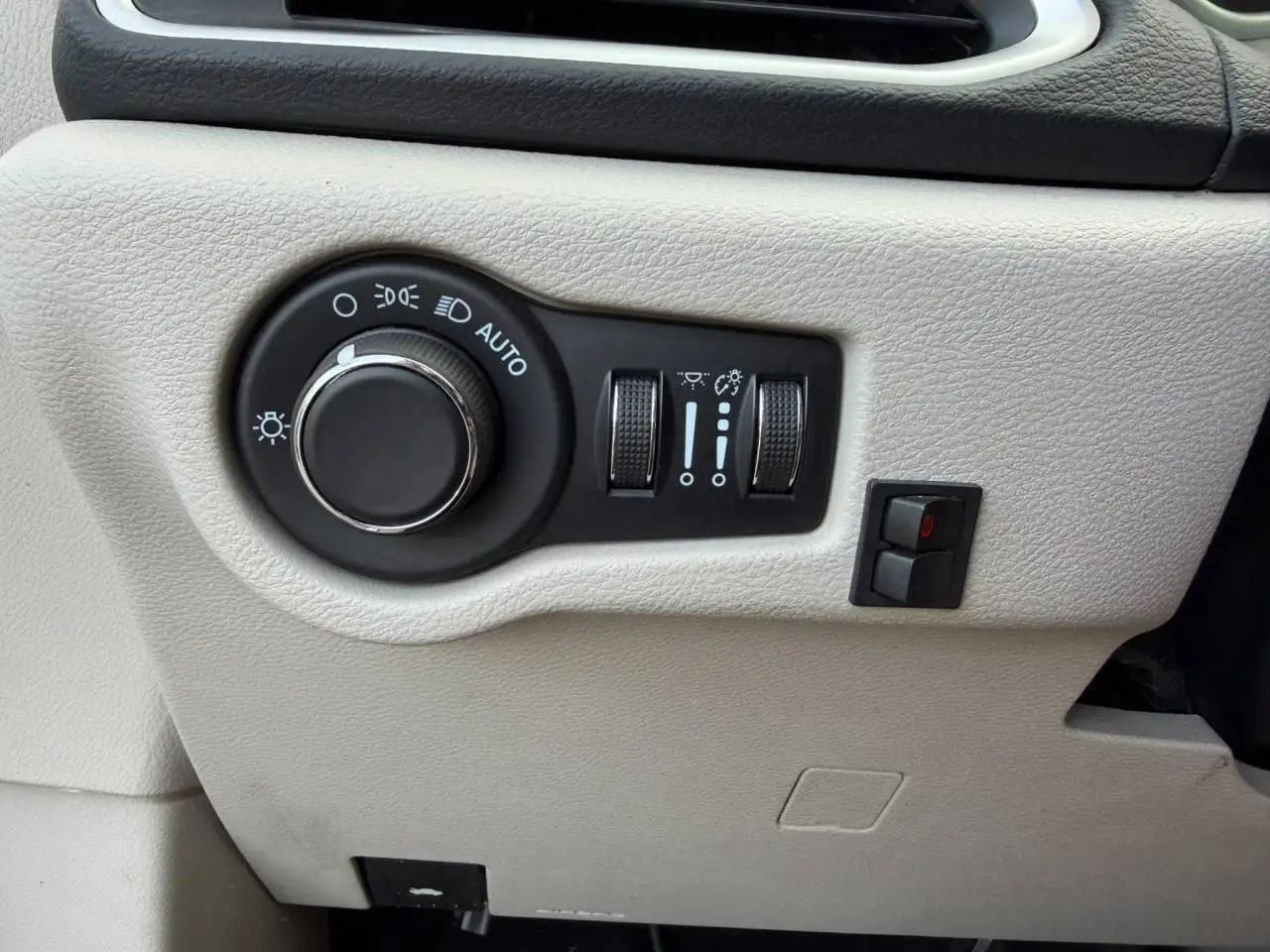 Chrysler Grand Caravan снимка Chrysler Grand Caravan
