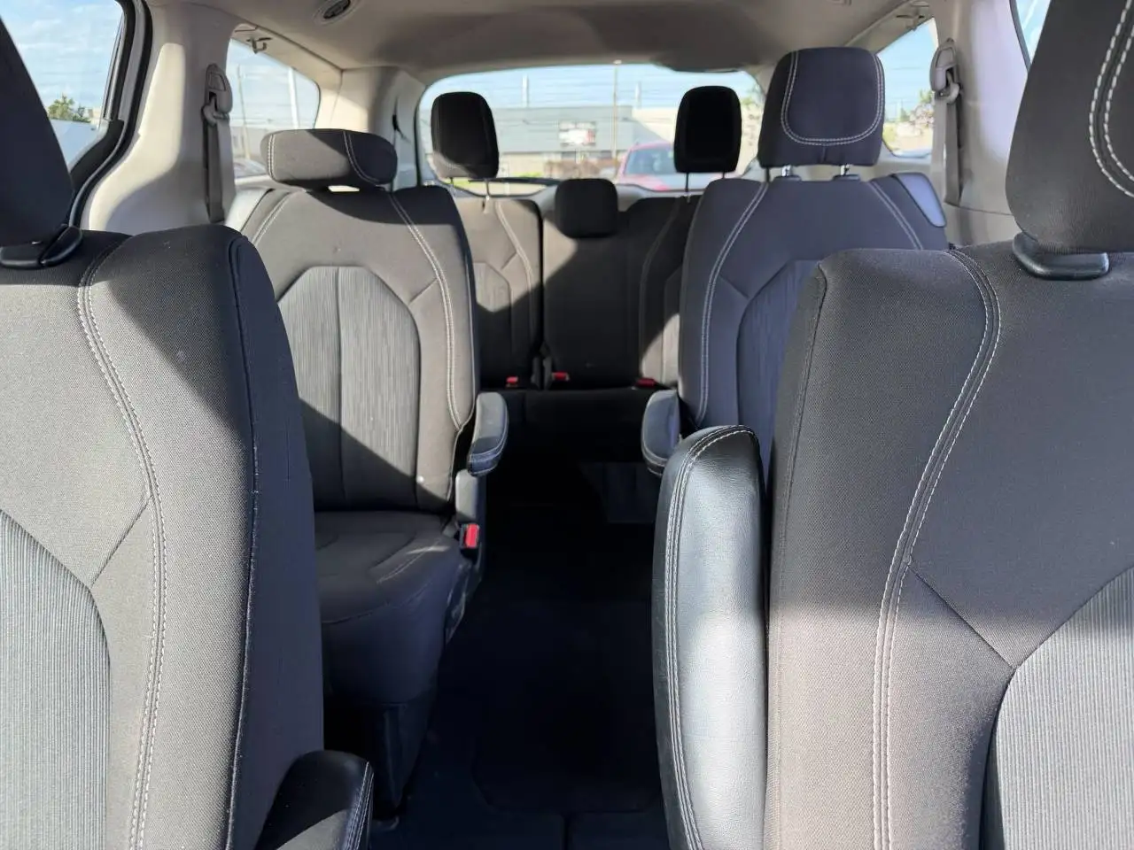 Chrysler Grand Caravan снимка Chrysler Grand Caravan