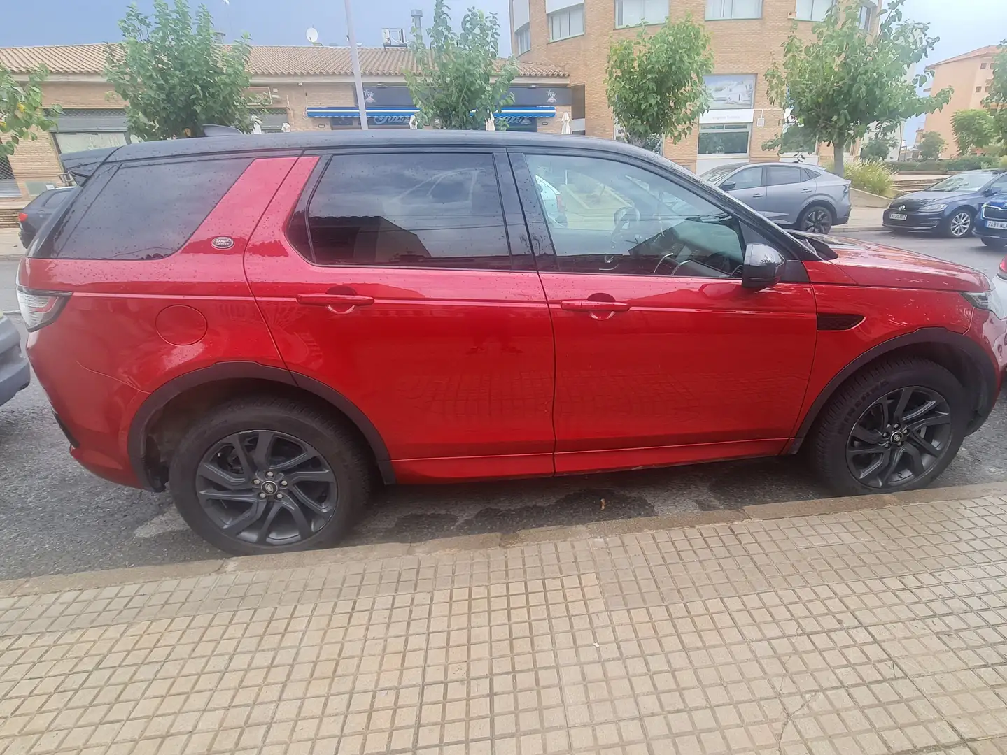 Land Rover Discovery Sport Discovery Sport 2.0D I4 L.Flw R-Dynamic SE AWD Rojo - 2