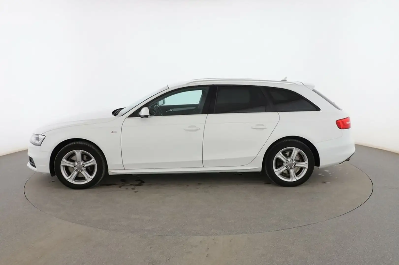 Audi A4 2.0 TDI clean d 150CV S line ed Blanco - 2