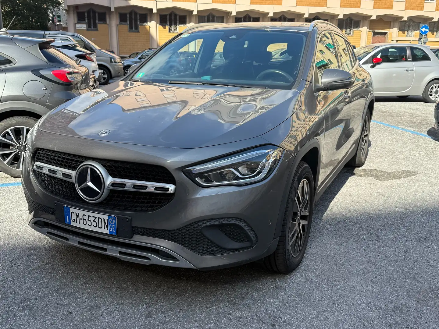 Mercedes-Benz GLA 250 plug-in Grigio - 1