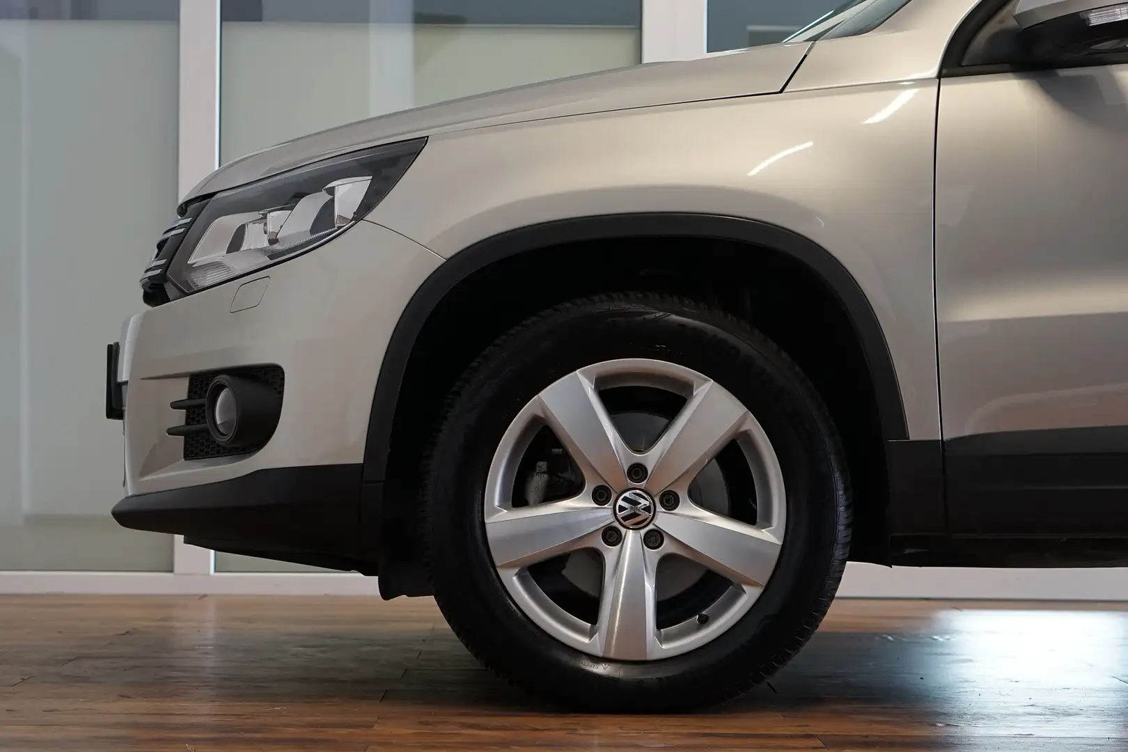 Volkswagen Tiguan 2.0 TDI Trend & Fun 4M|1. HD|BI-XENON|DSG Argent - 2