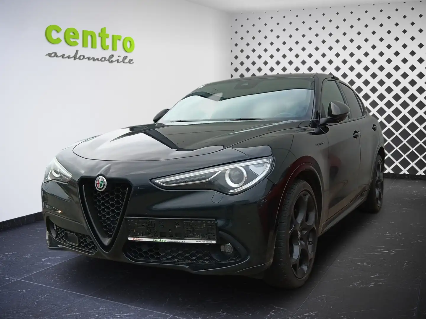 Alfa Romeo Stelvio Estrema 2.2D Q4 Harman Kardon NP: 78800€ Schwarz - 1