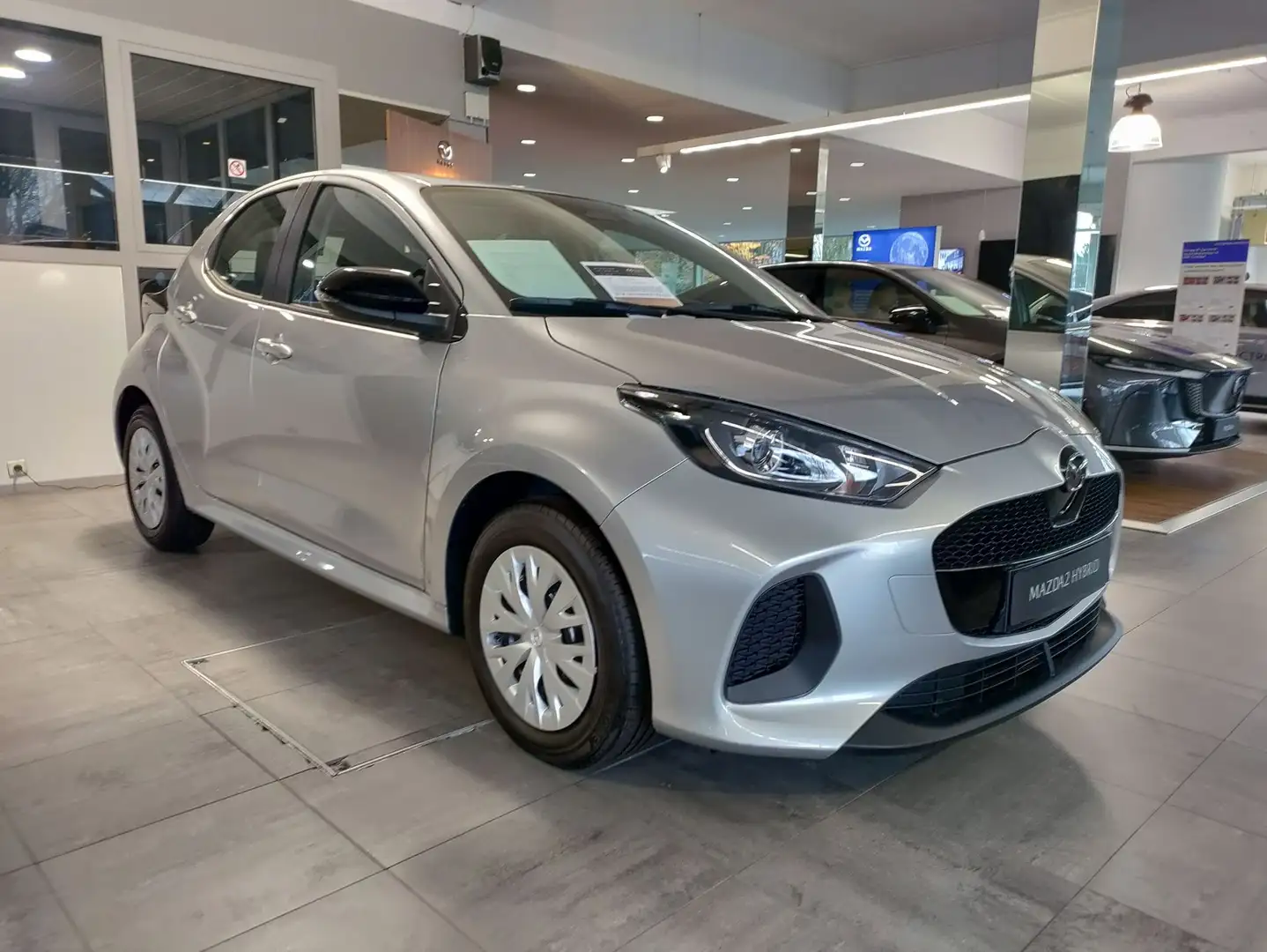 Mazda 2 1.5 Hybrid VVT-i Prime-Line CVT Zilver - 2