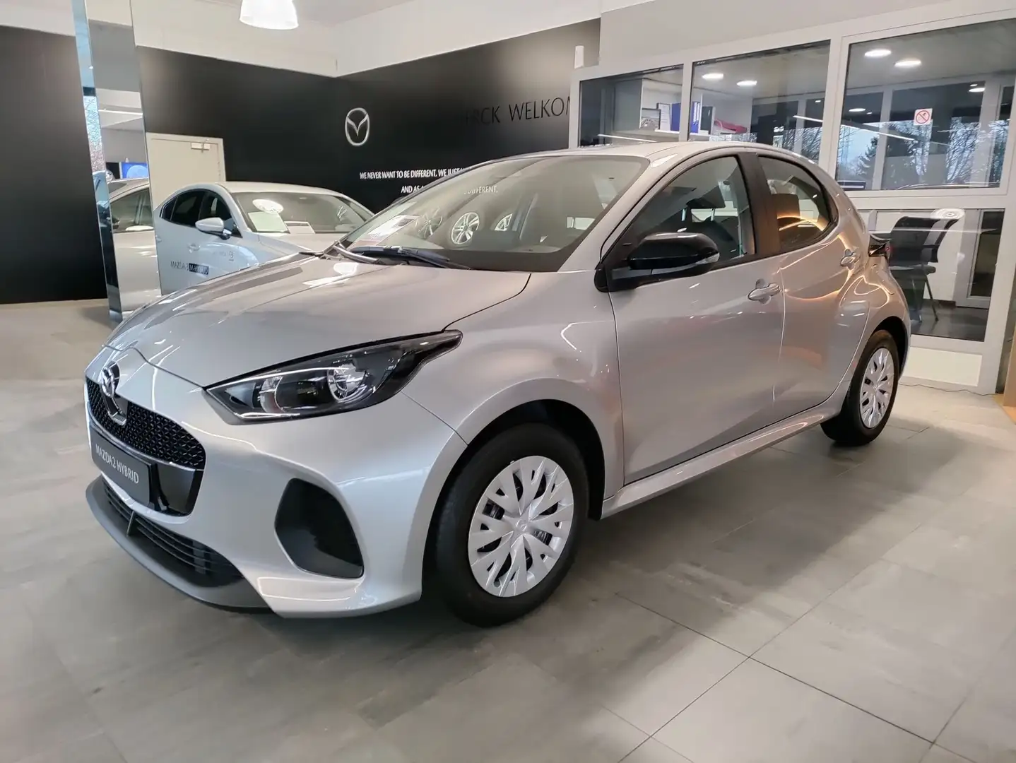 Mazda 2 1.5 Hybrid VVT-i Prime-Line CVT Zilver - 1