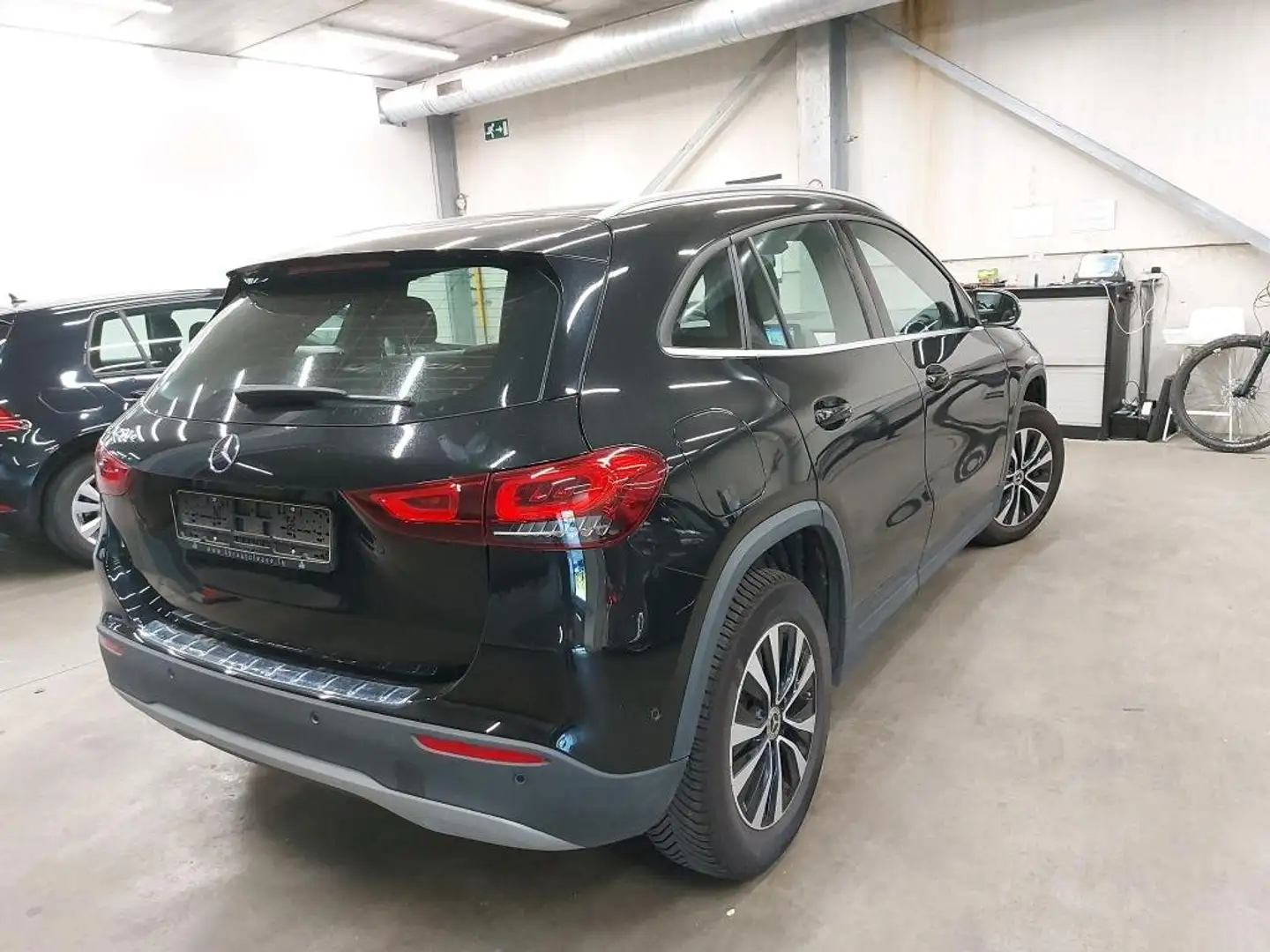 Mercedes-Benz GLA 250 GLA 250e 218PK DCT Business Solution - 2