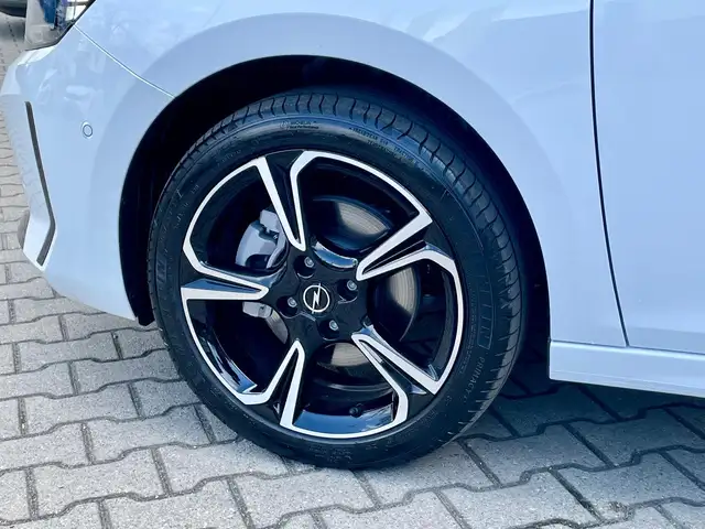 Opel Corsa view 9