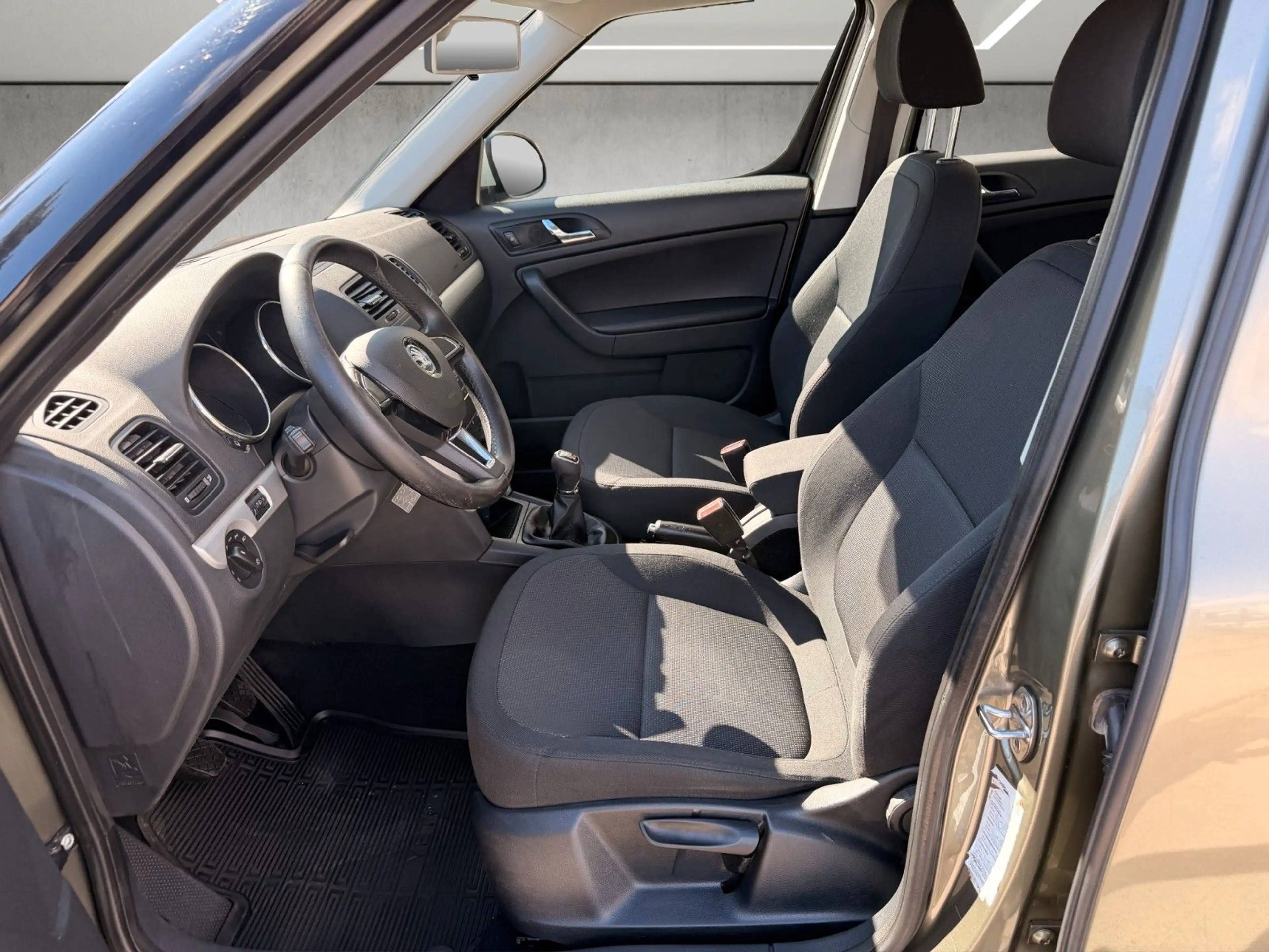 Skoda Yeti 2,0 TDI Ambition Outdoor 4x4*Klima*1.Hand — photo 4