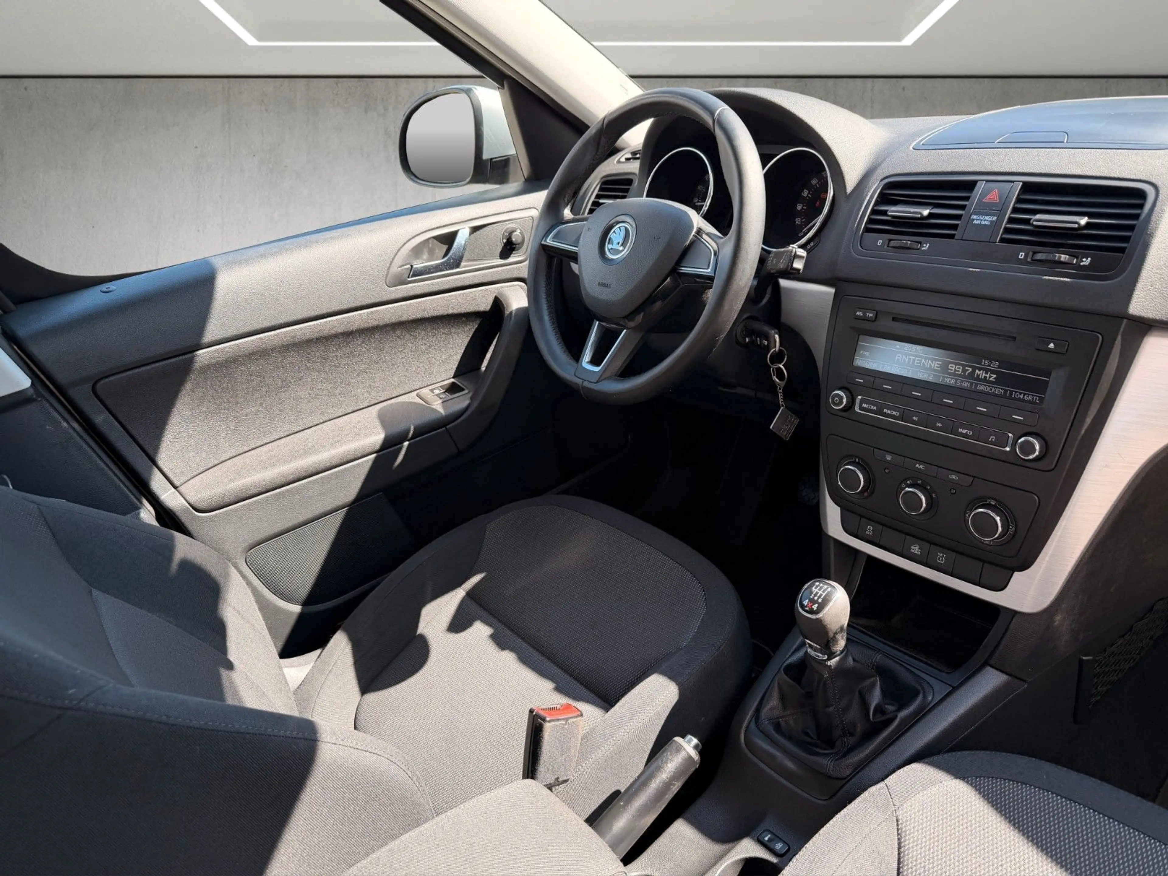 Skoda Yeti 2,0 TDI Ambition Outdoor 4x4*Klima*1.Hand — photo 12