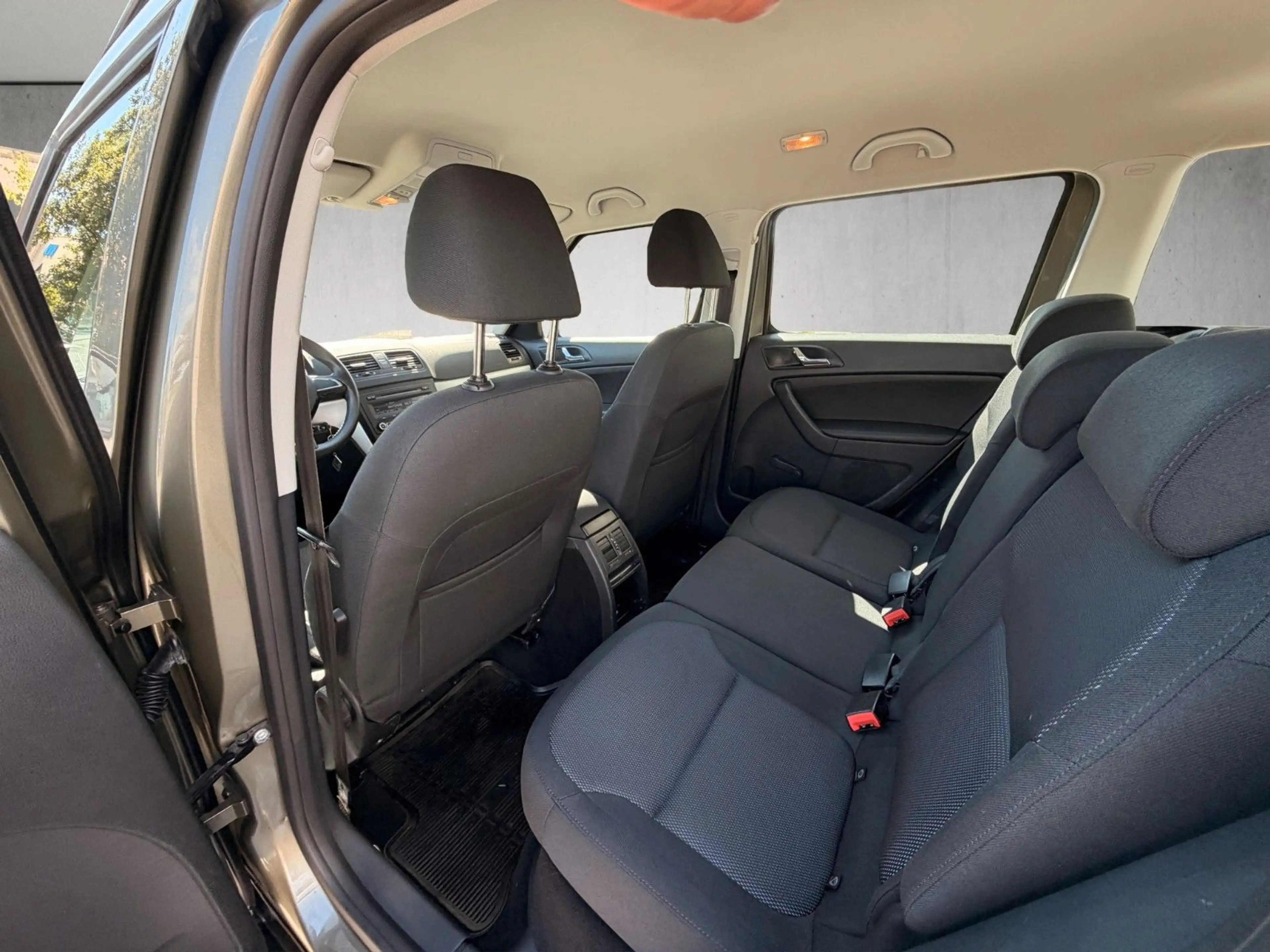 Skoda Yeti 2,0 TDI Ambition Outdoor 4x4*Klima*1.Hand — photo 6