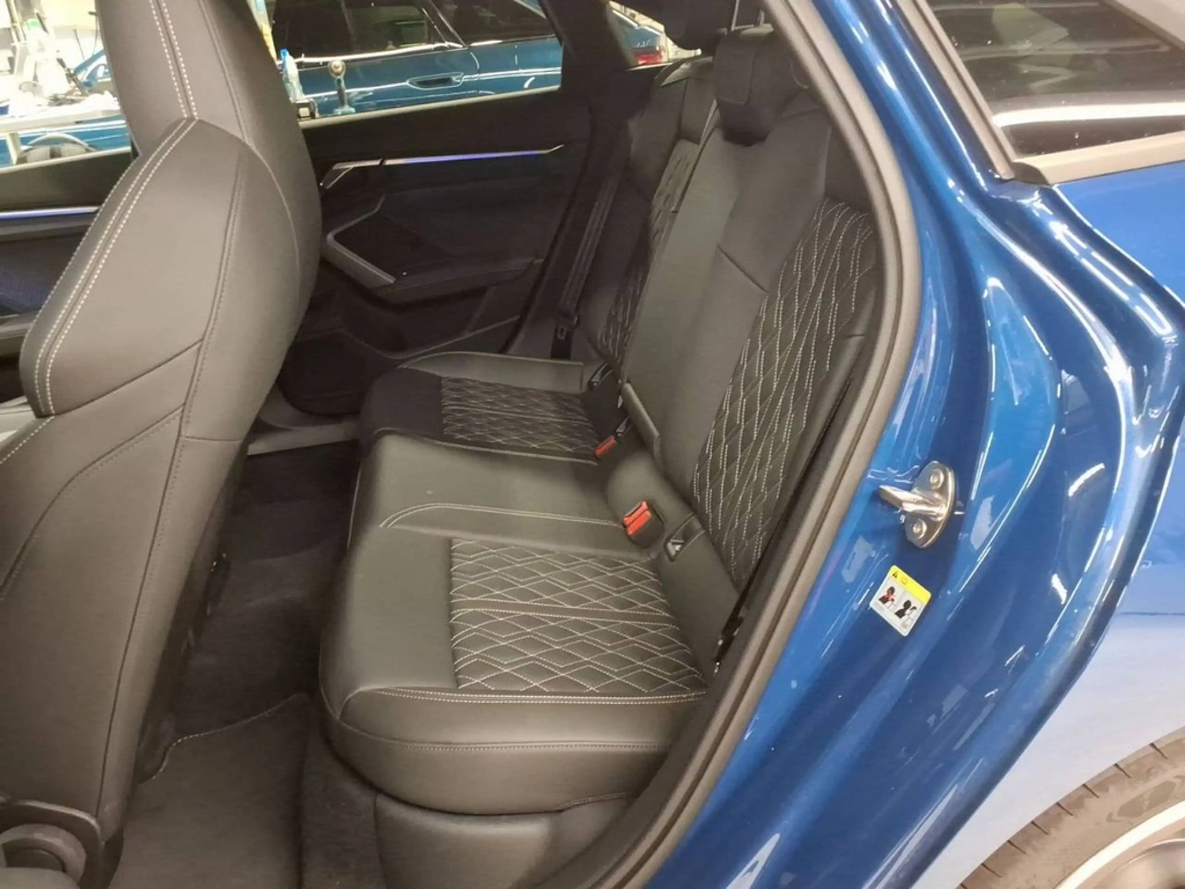 Audi A3 Limousine TFSI quattro S line — photo 5