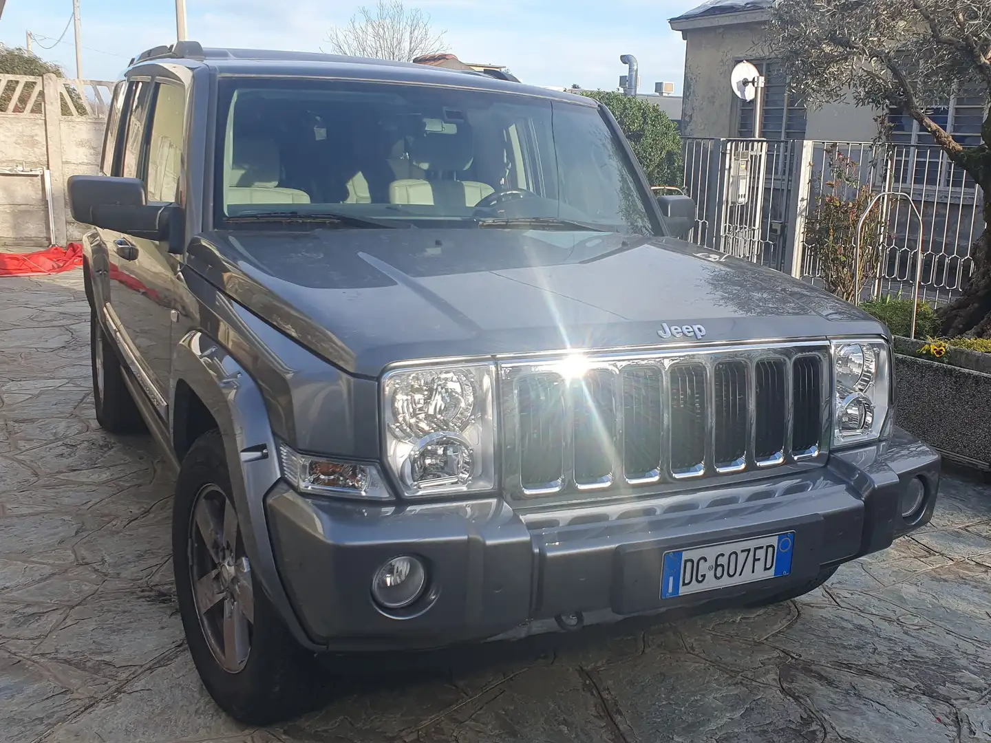 Jeep Commander Commander 3.0 V6 crd Limited auto Argent - 2