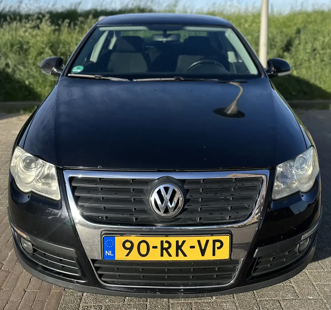 Volkswagen Passat 1.6 FSI Trendline Zwart - 2