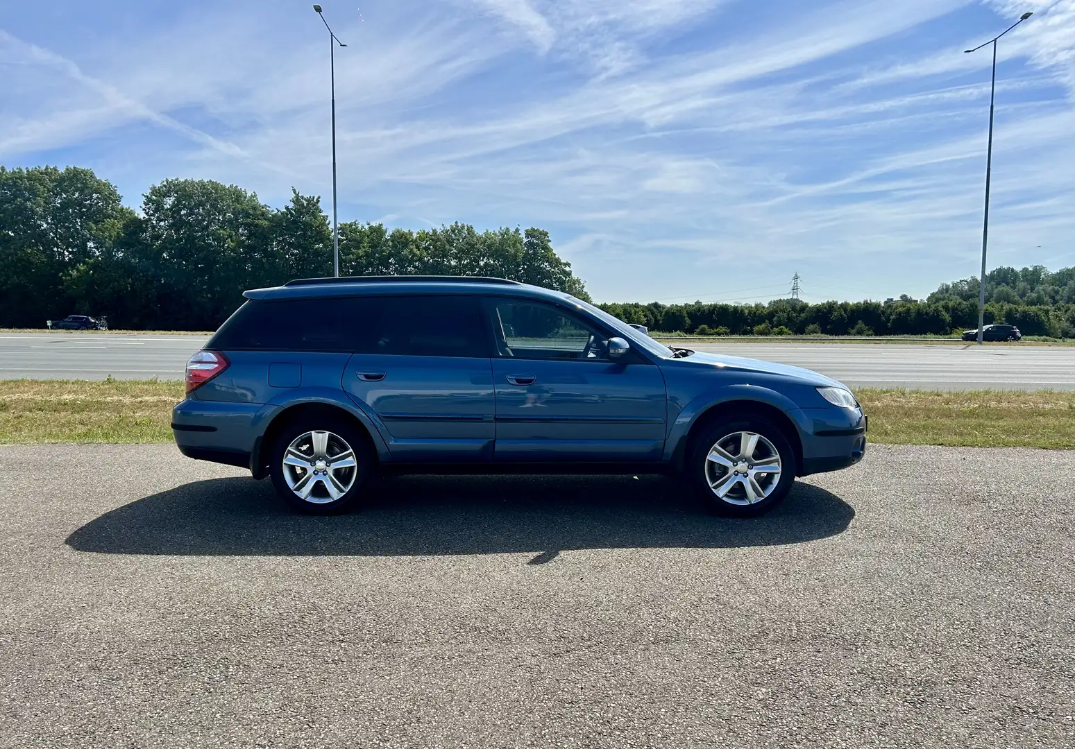 Subaru Legacy 2.5 Outback AWD | Trekhaak | Nieuwe APK | Blauw - 2