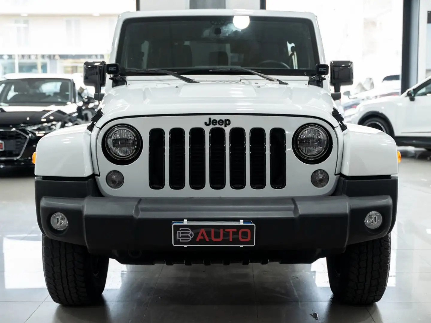 Jeep Wrangler UNLIMITED 2.8 CRD SAHARA AUTO ALPINE PELLE NAVI XE Biały - 2