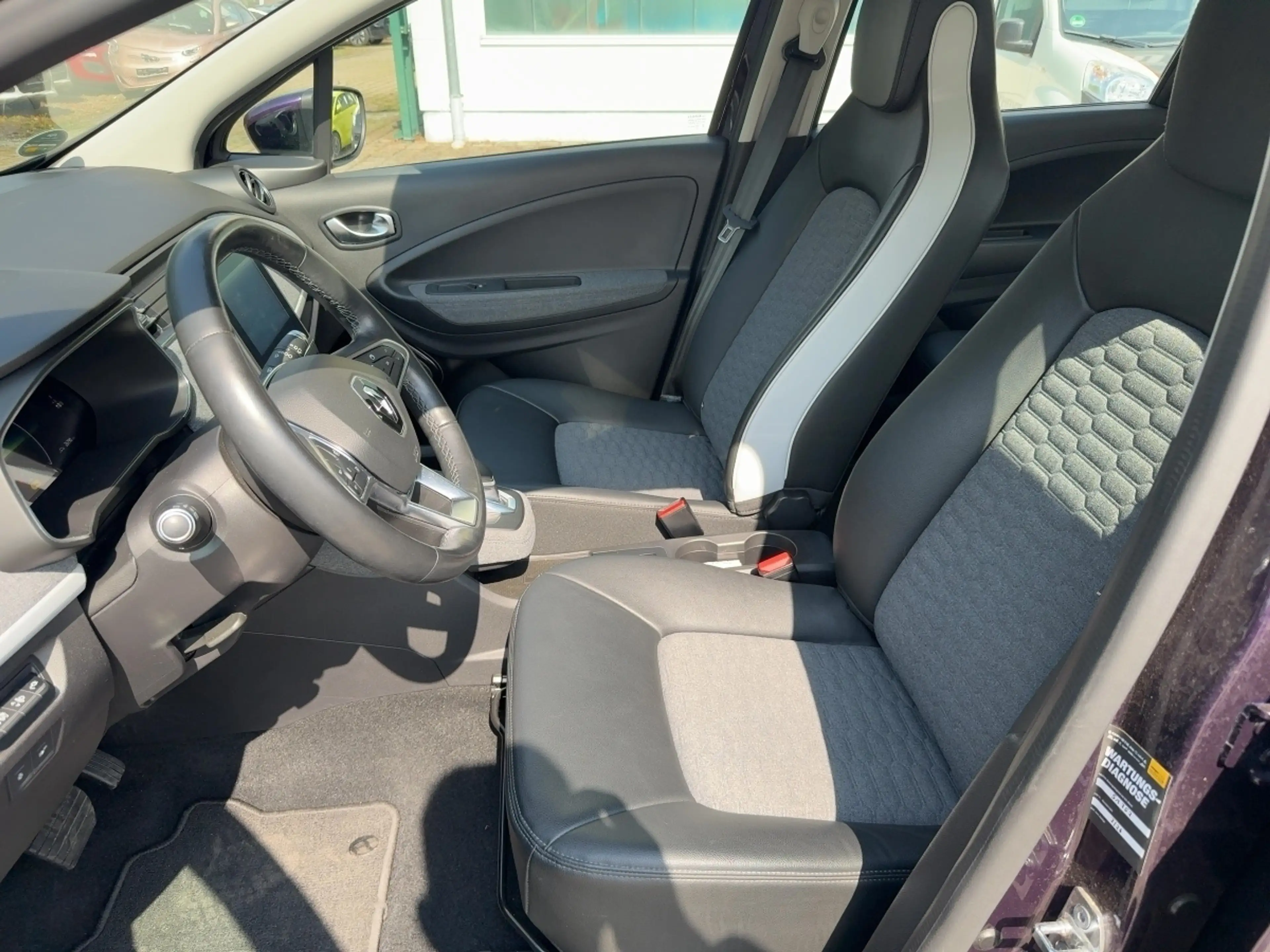 Renault ZOE Z.E.50 — photo 7