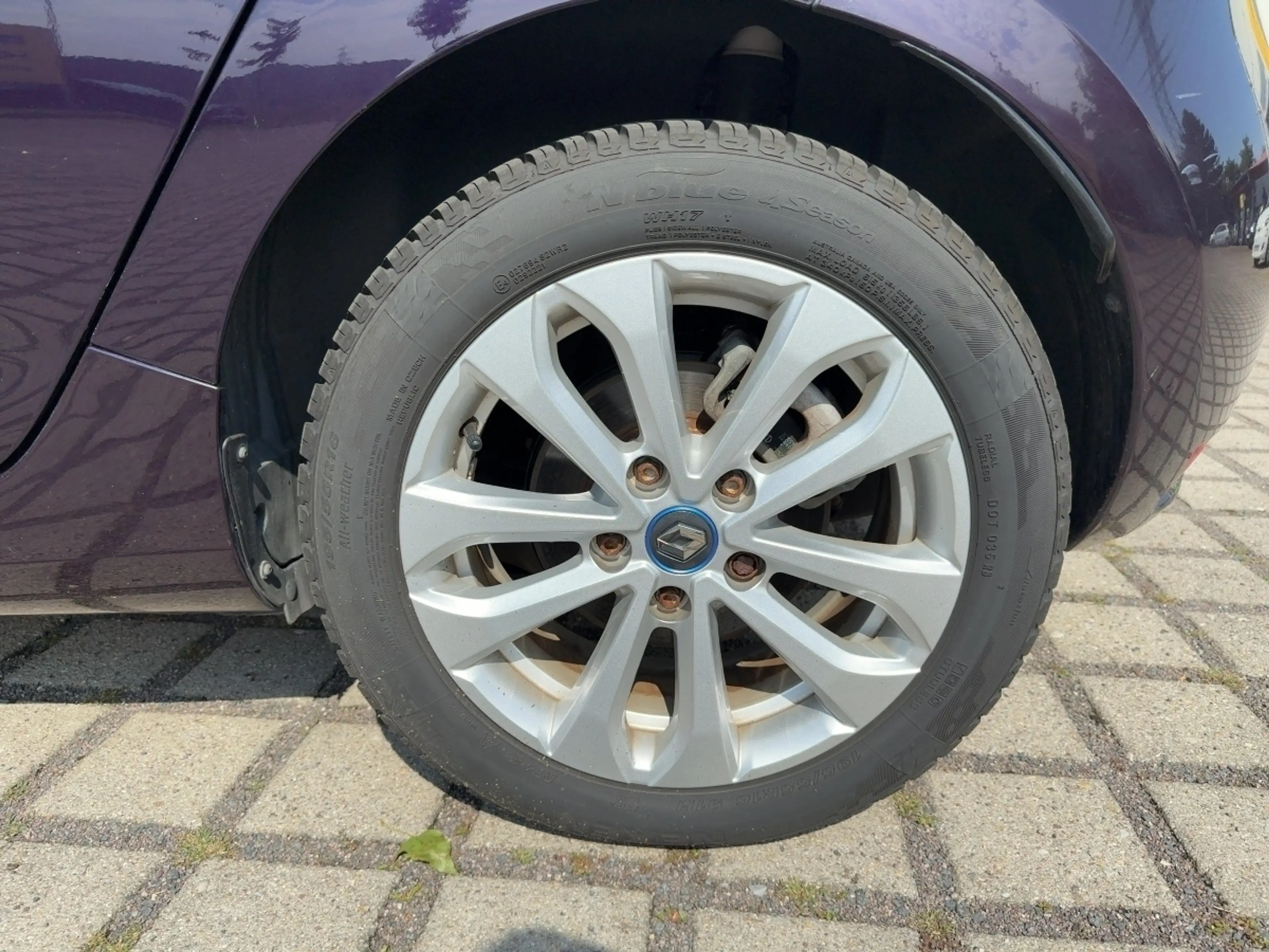 Renault ZOE Z.E.50 — photo 12