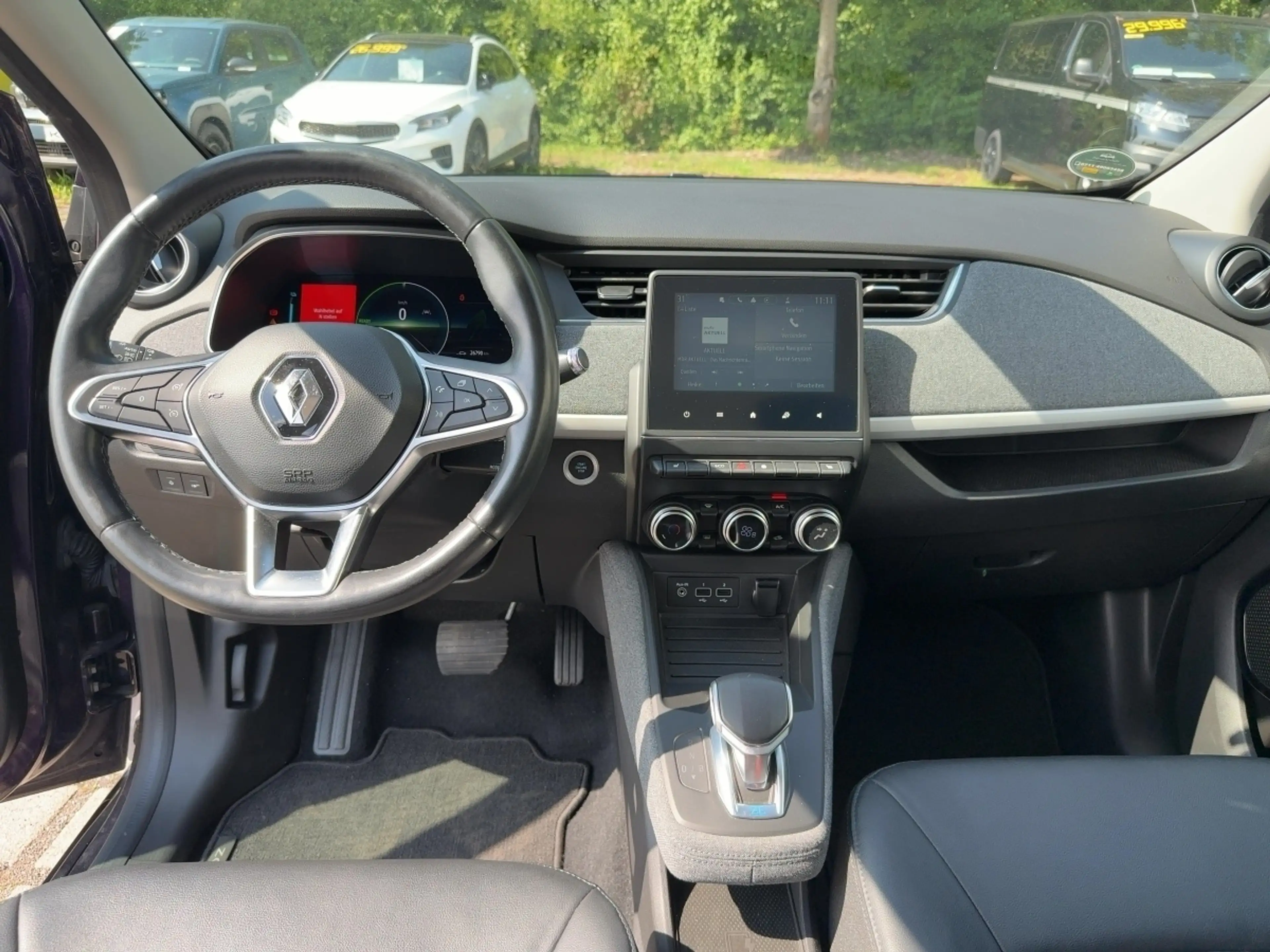 Renault ZOE Z.E.50 — photo 9