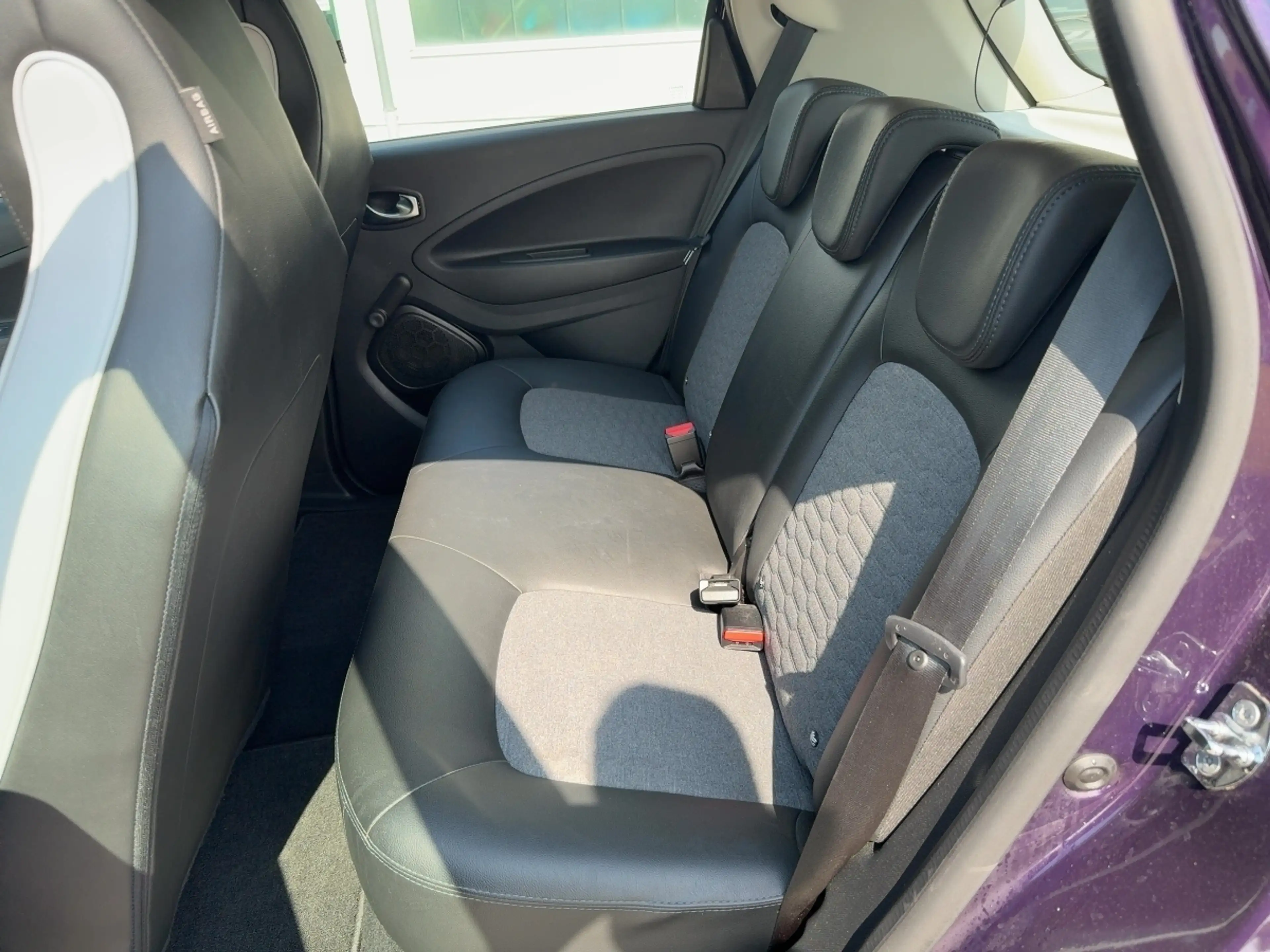 Renault ZOE Z.E.50 — photo 8