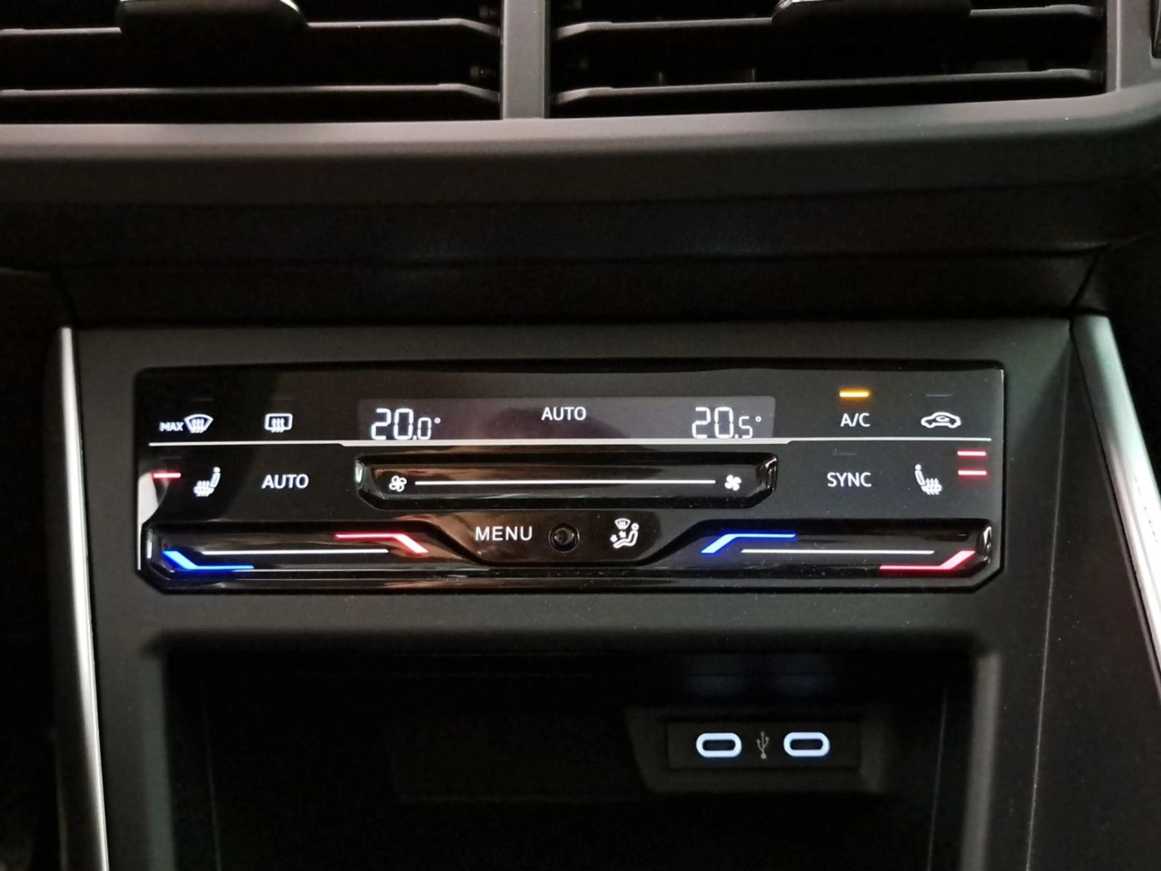 Volkswagen Taigo Life 1.0l TSI Bluetooth Navi LED Klima — photo 13