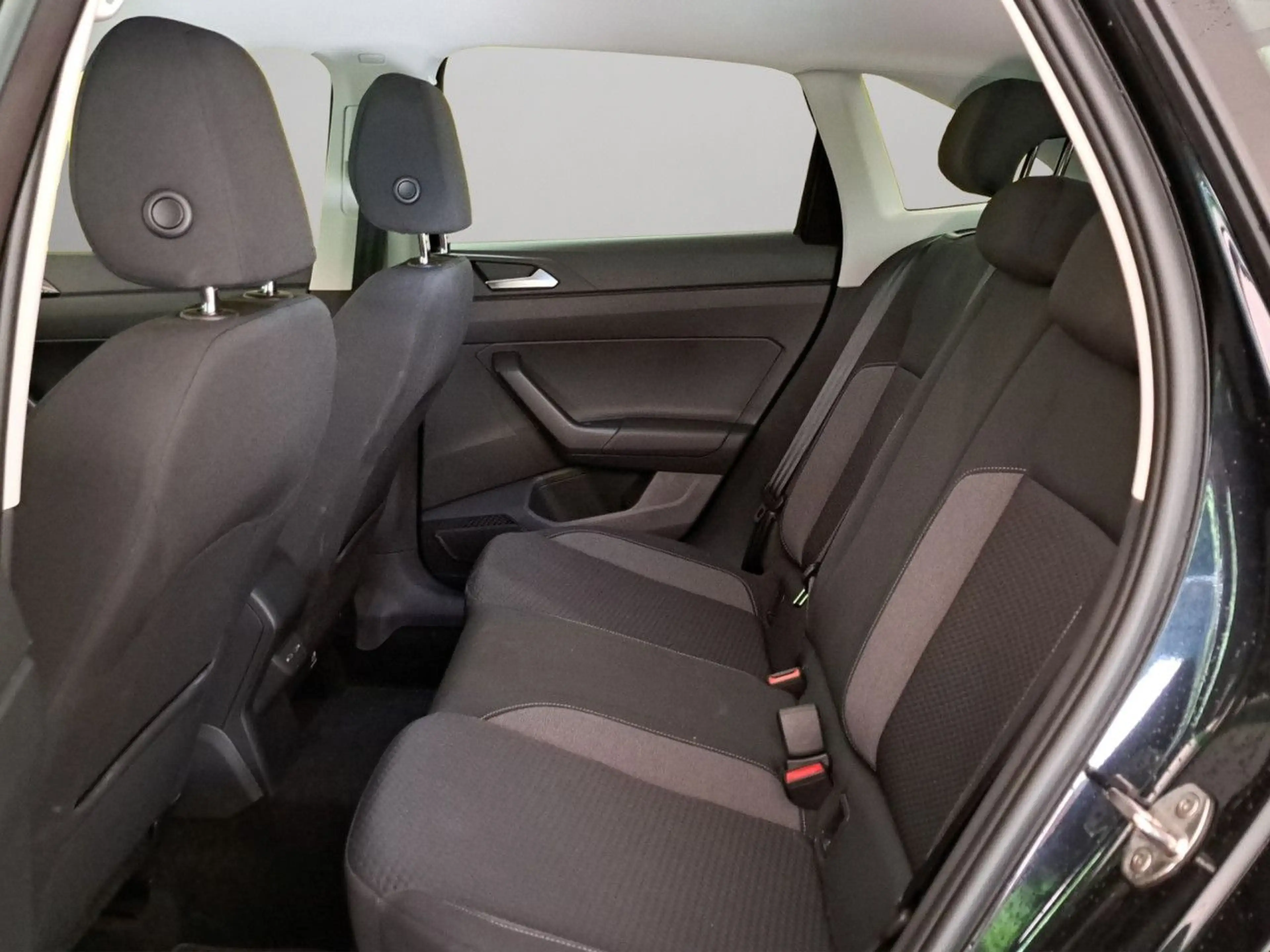 Volkswagen Taigo Life 1.0l TSI Bluetooth Navi LED Klima — photo 8