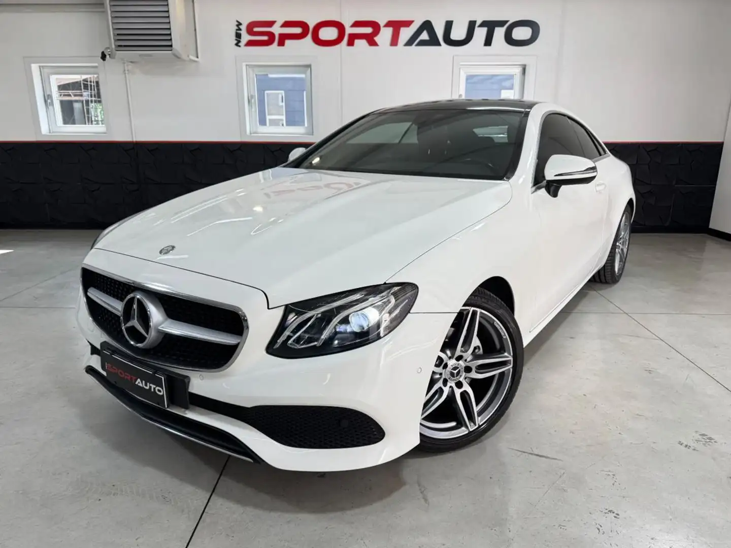 Mercedes-Benz E 220 d Auto SPORT Bianco - 1