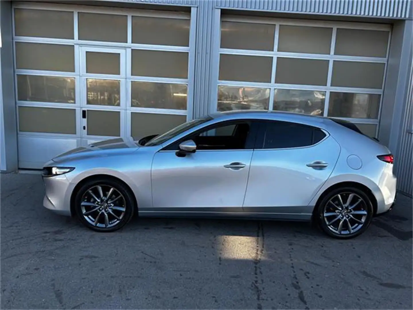 Mazda 3 Skyactiv-G150 Comfort+/SO/ST mit Paket SOUND & S Silber - 2
