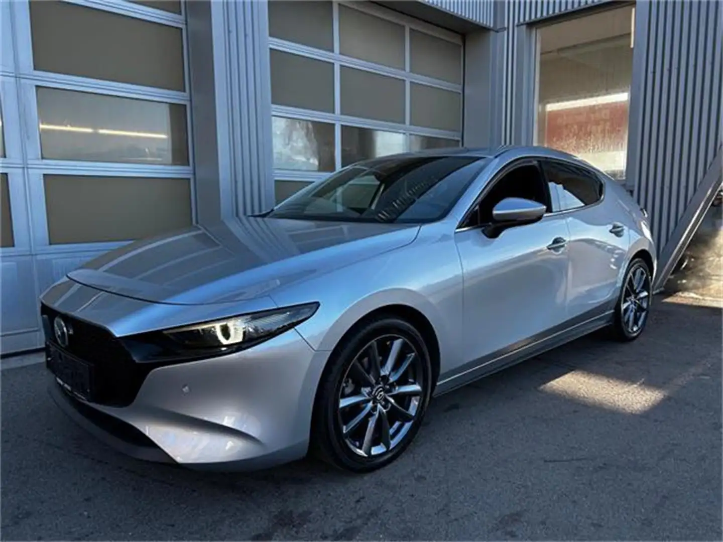 Mazda 3 Skyactiv-G150 Comfort+/SO/ST mit Paket SOUND & S Silber - 1