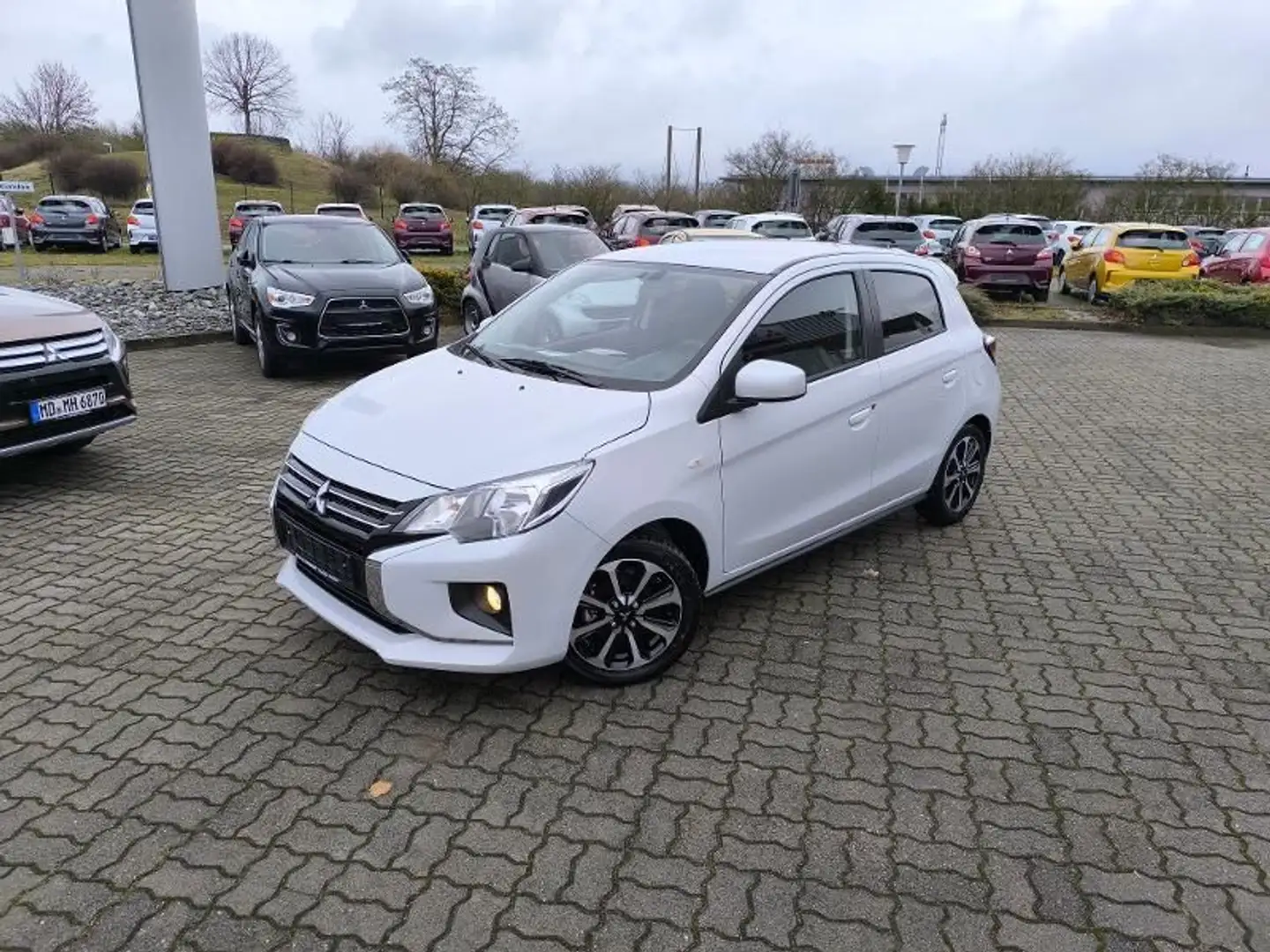 Mitsubishi Space Star Select+ 1.2 MIVEC ClearTec 5-Gang Bianco - 1