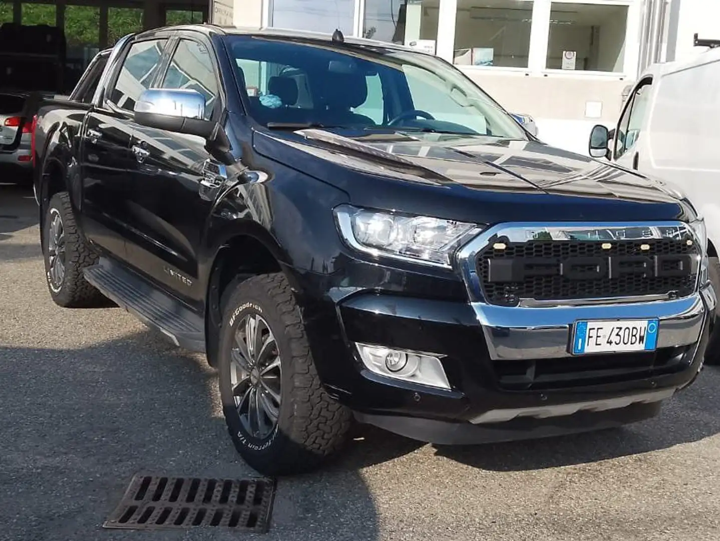Ford Ranger Ranger 3.2 tdci double cab Limited 200cv auto Nero - 2