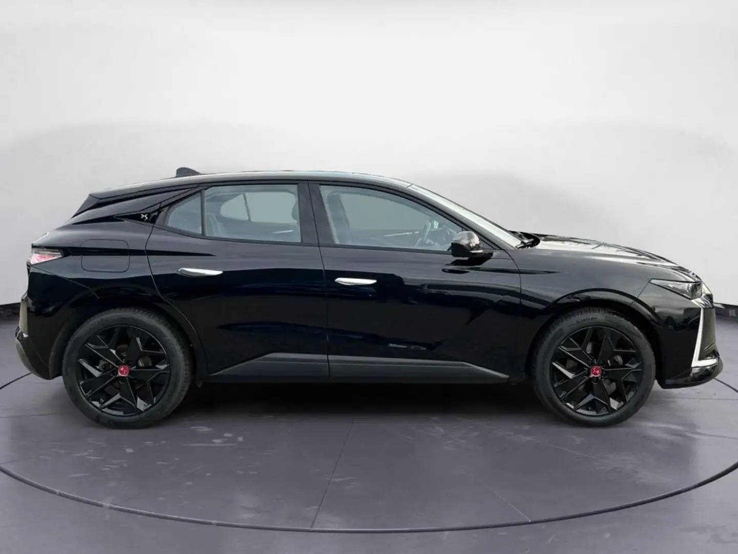 DS Automobiles DS 4 1.5 BlueHDi S\u0026S - 130 - EAT8 Performance Line Schwarz - 2