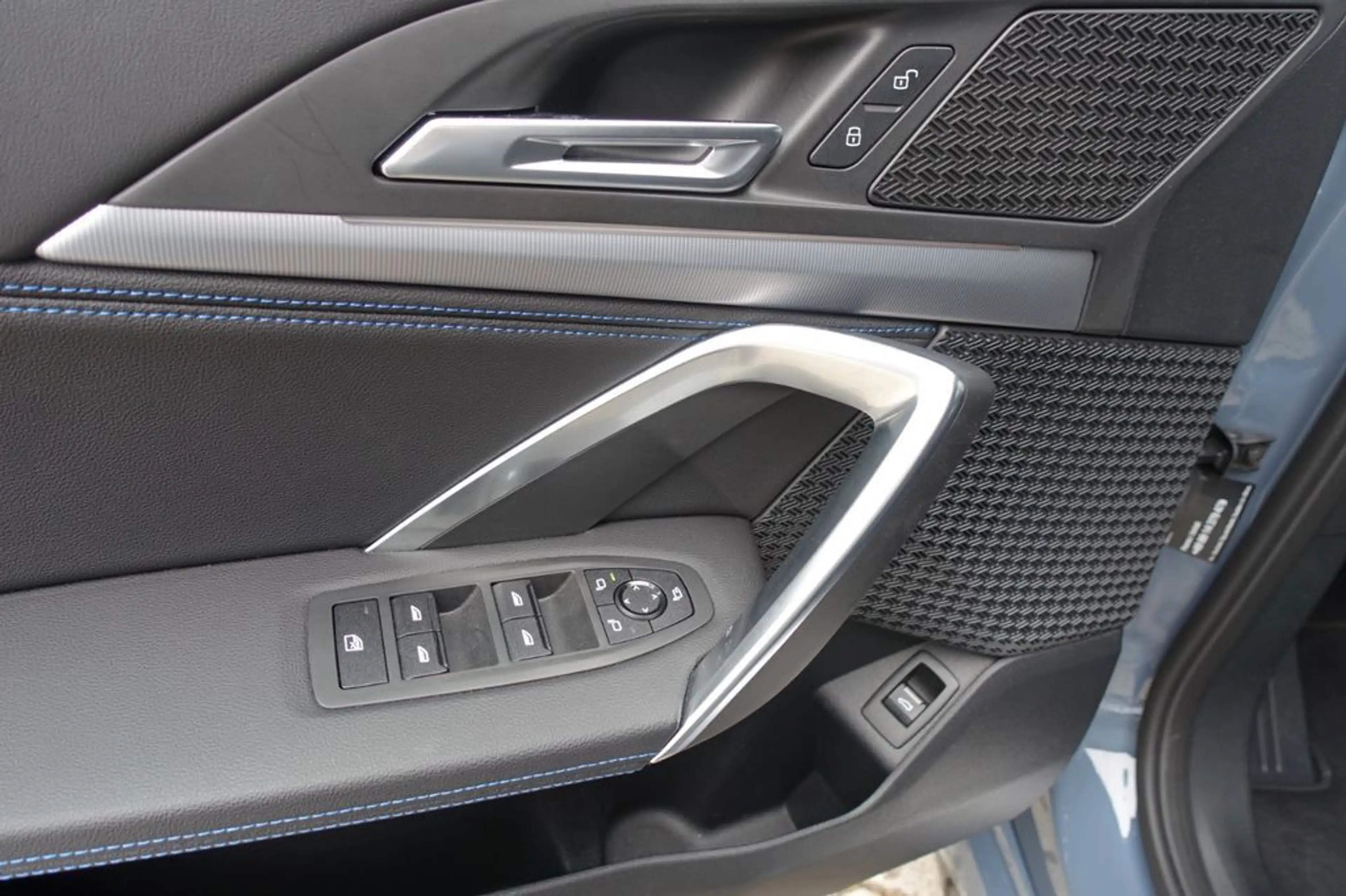 BMW X1 sDrive 18 i M Sport — photo 9