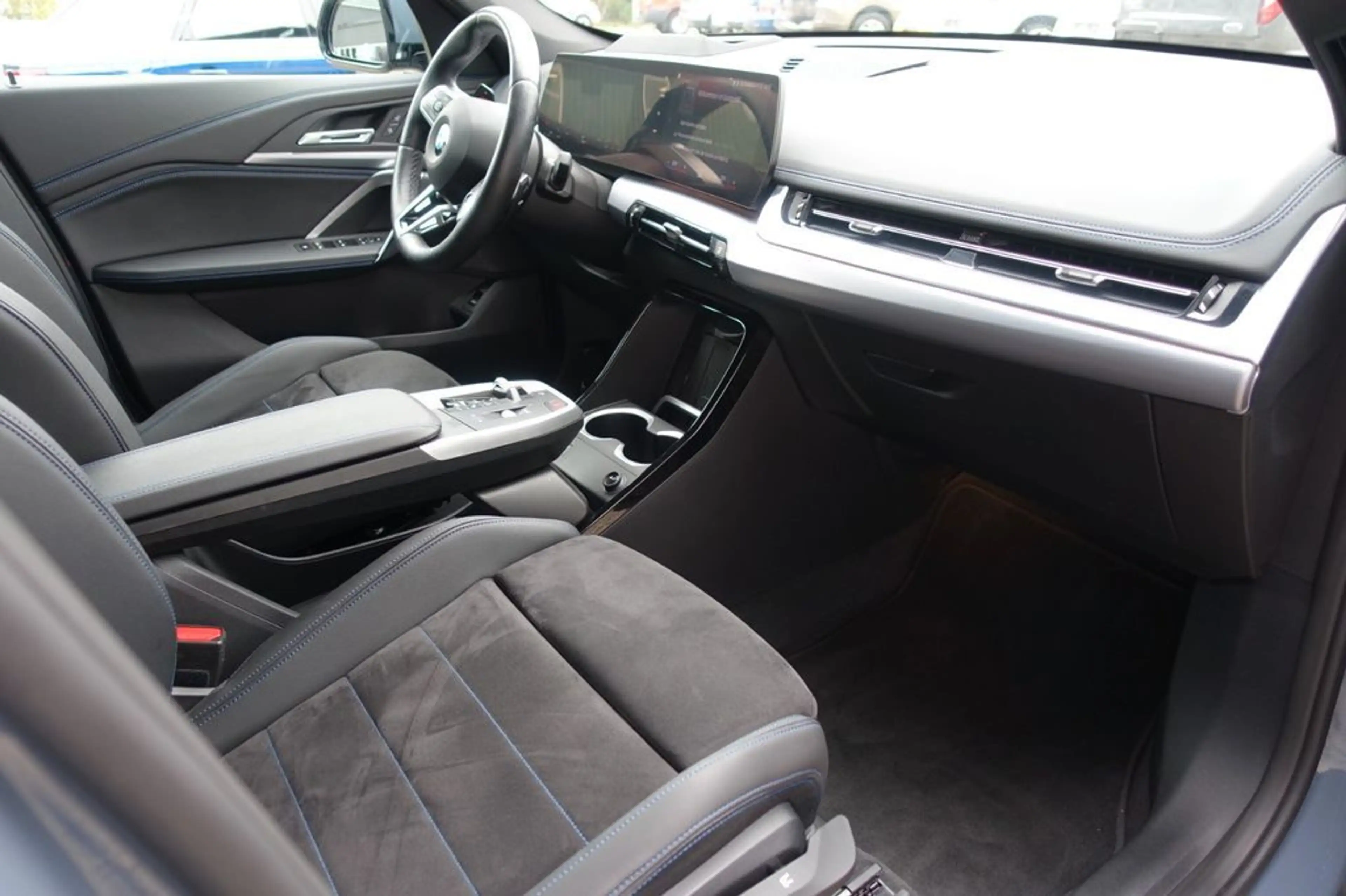 BMW X1 sDrive 18 i M Sport — photo 13