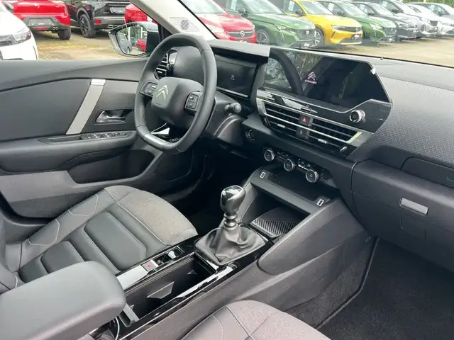 Citroen C4 view 10