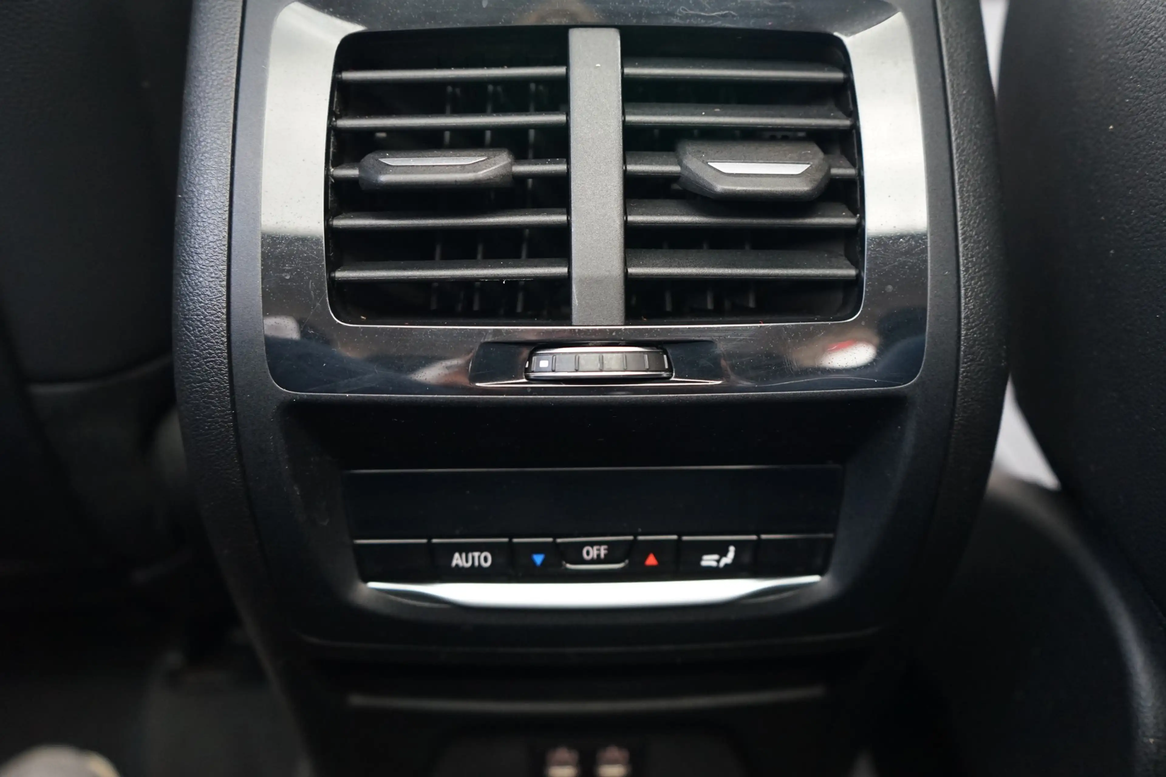 BMW X3 30i xDrive Aut. Laser Navi ACC Totwinkel DAB — photo 12