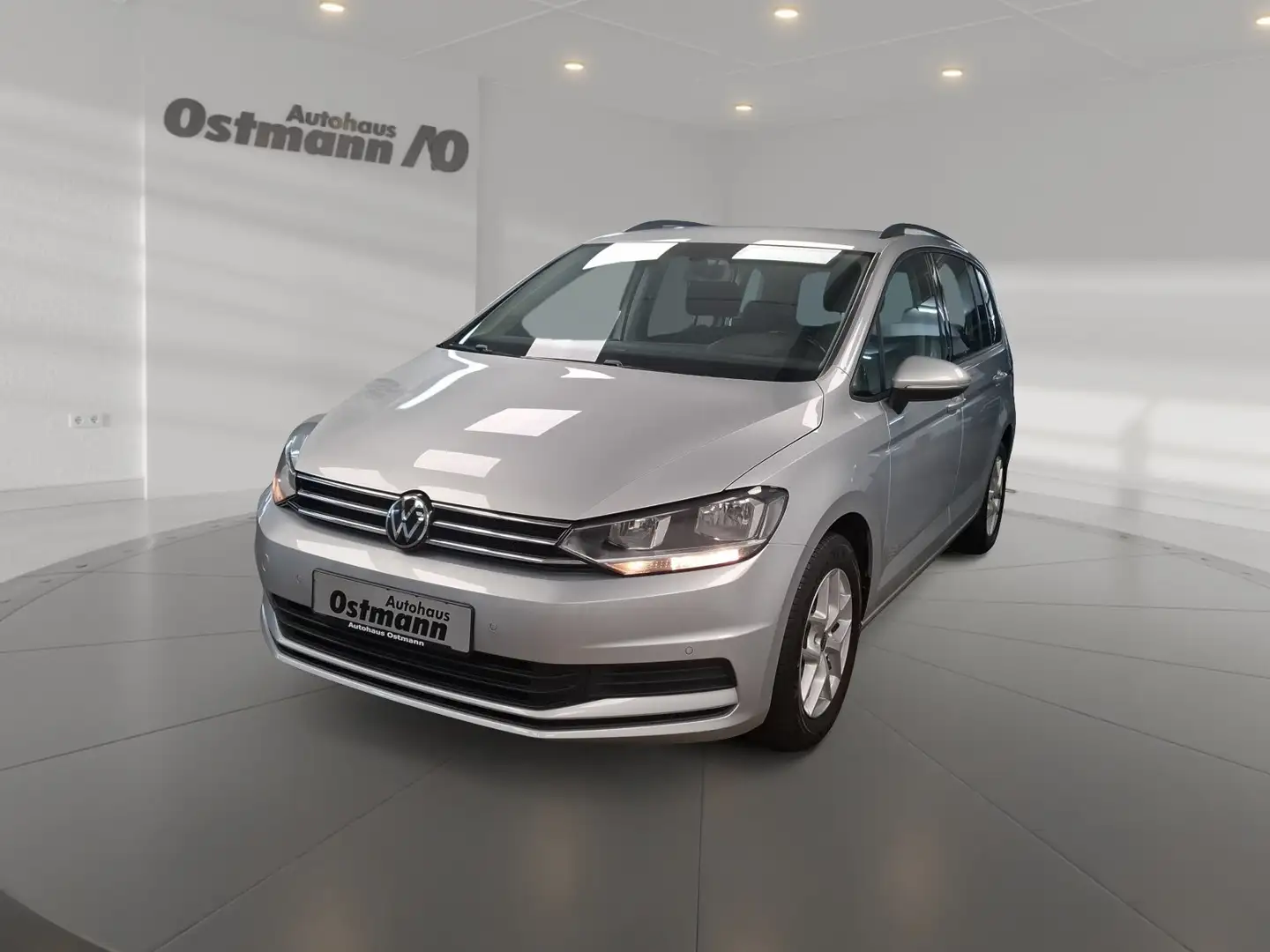 Volkswagen Touran BMT 1.5 TSI Comfortline ACC AHK KlimaA LM Silber - 1