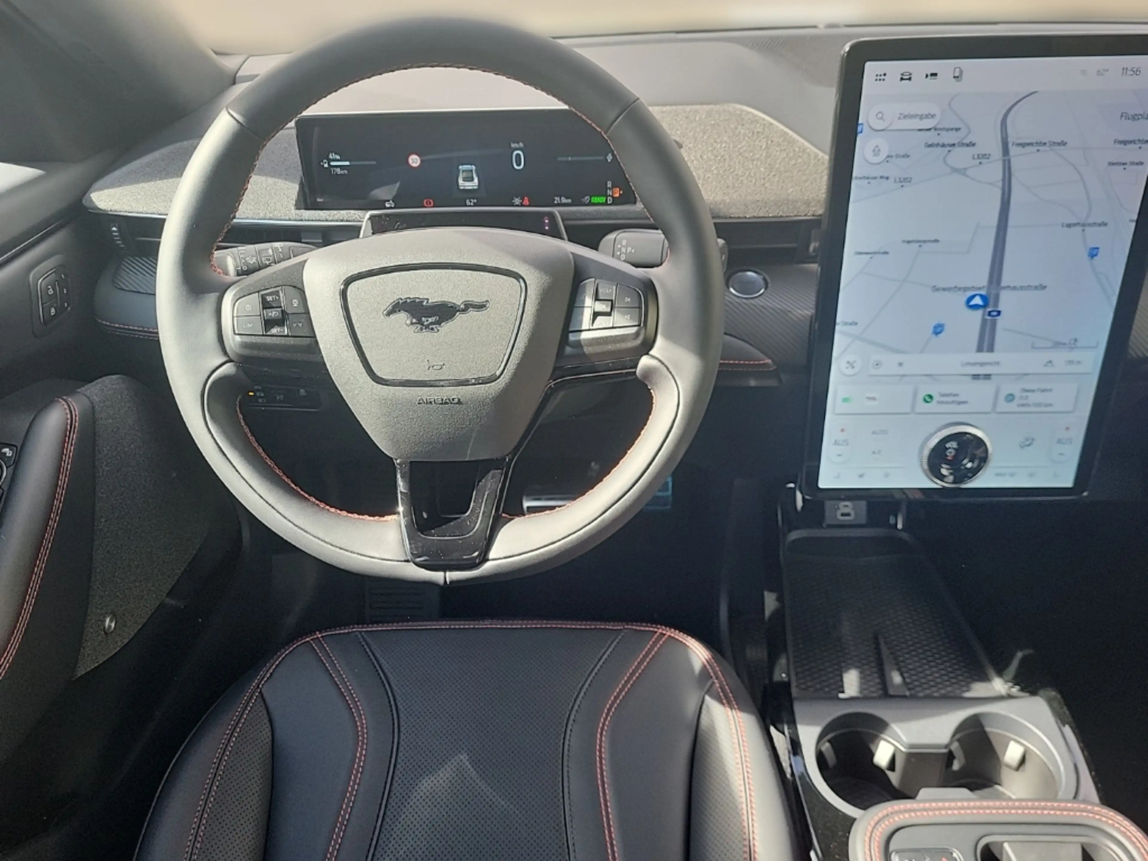 Ford Mustang Mach-E Premium Panorama Navi Digitales Cockpit Memory Sit — photo 8