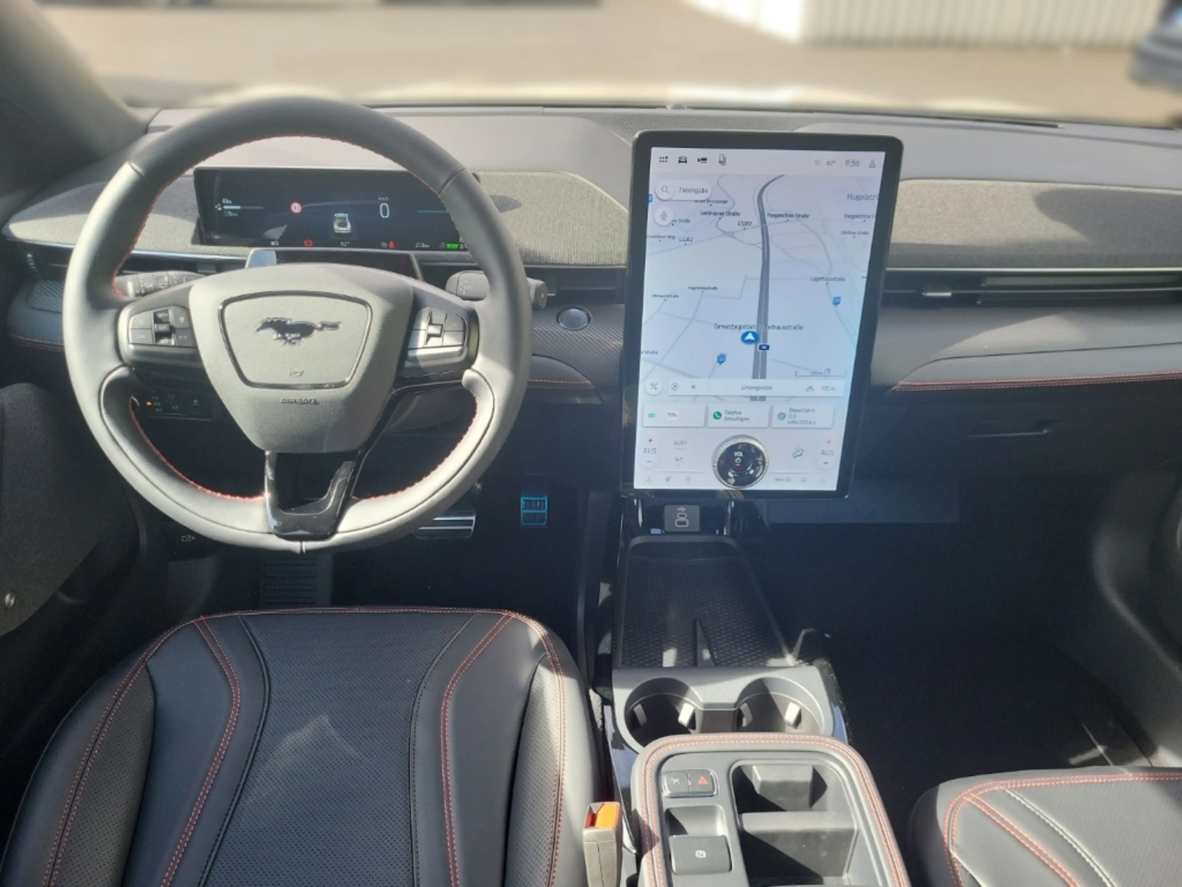 Ford Mustang Mach-E Premium Panorama Navi Digitales Cockpit Memory Sit — photo 12